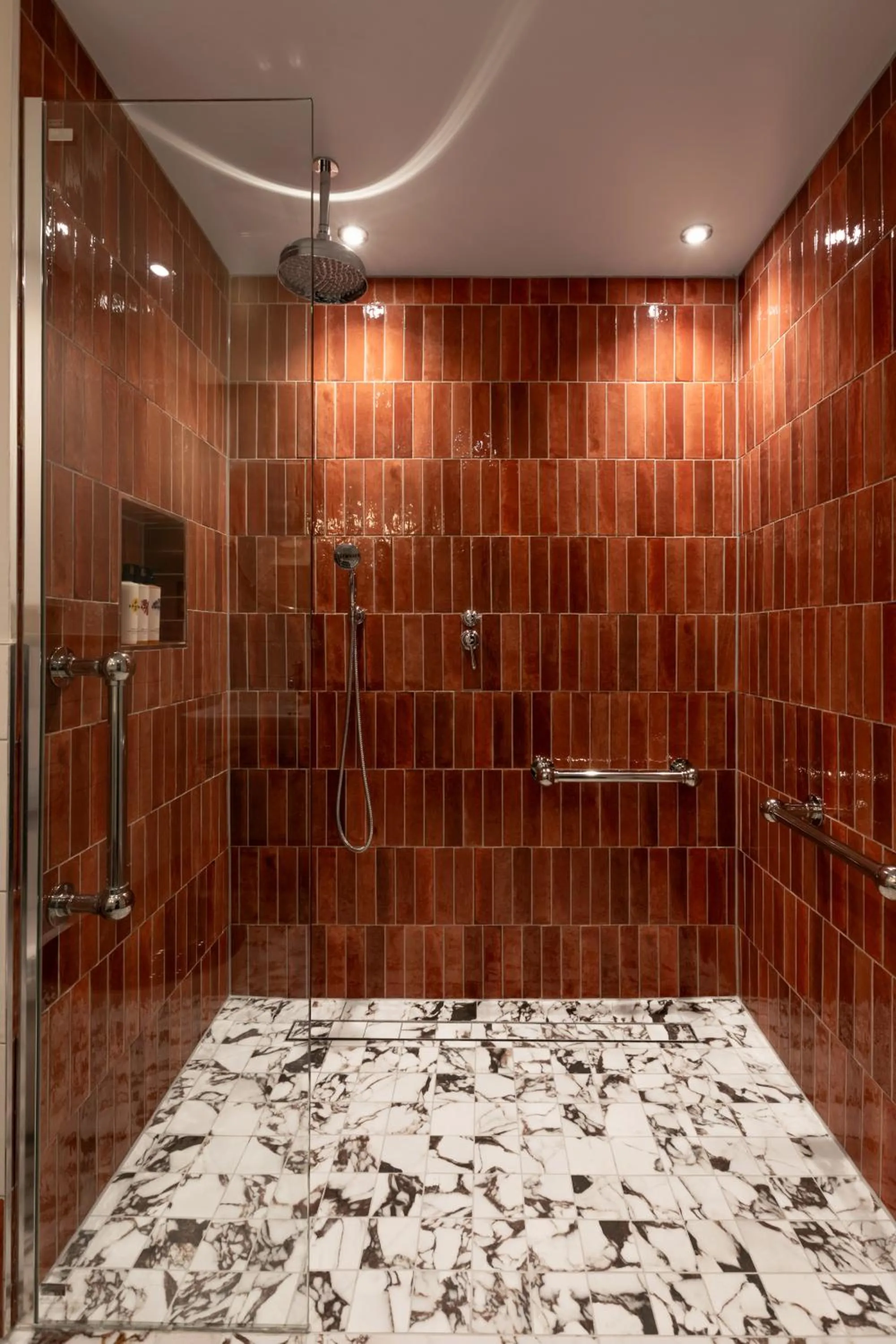 Bathroom in Coach & Horses Hotel