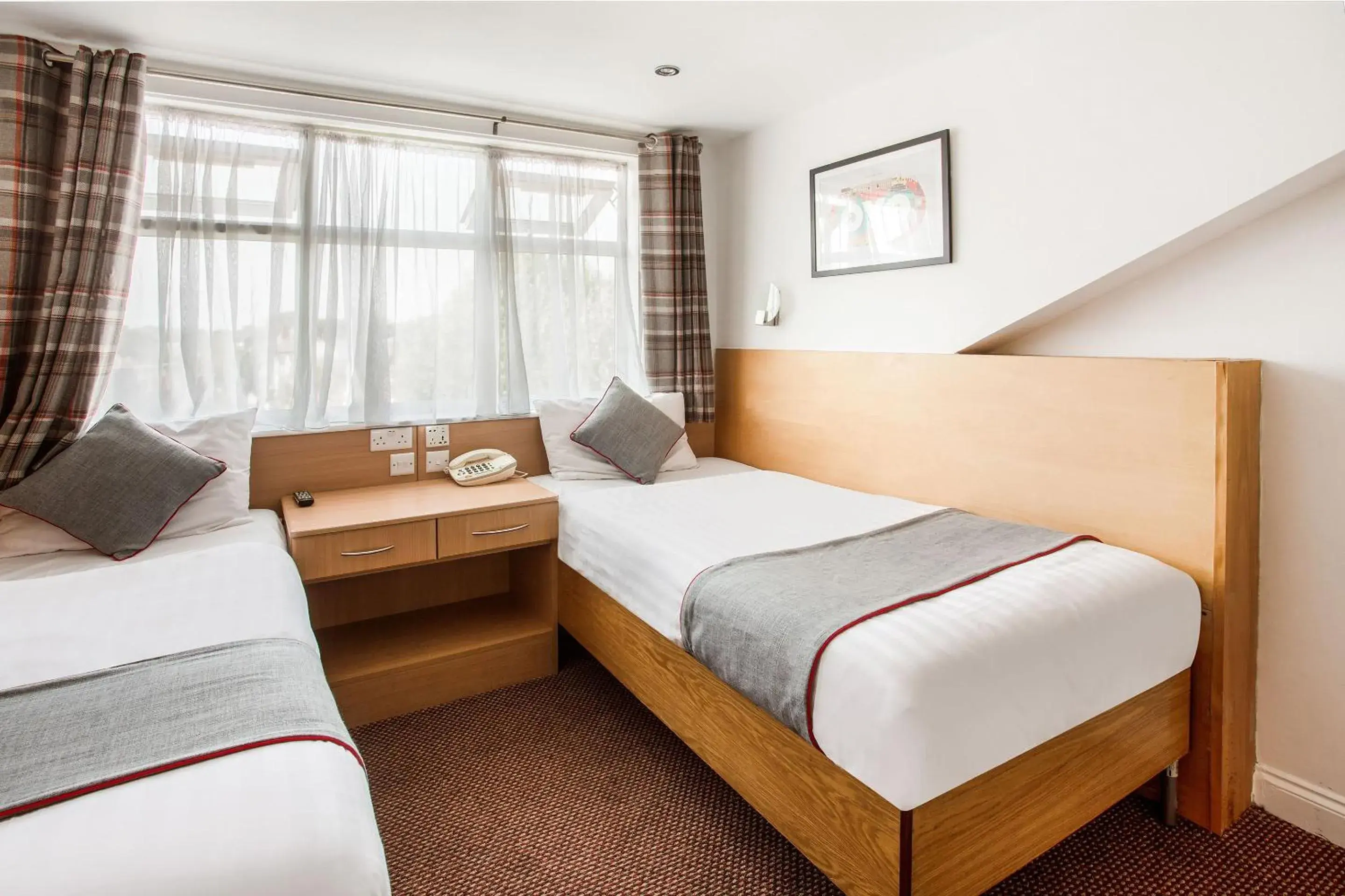 Bedroom, Bed in OYO London Guest House Bedroom, Bed in OYO London Guest House