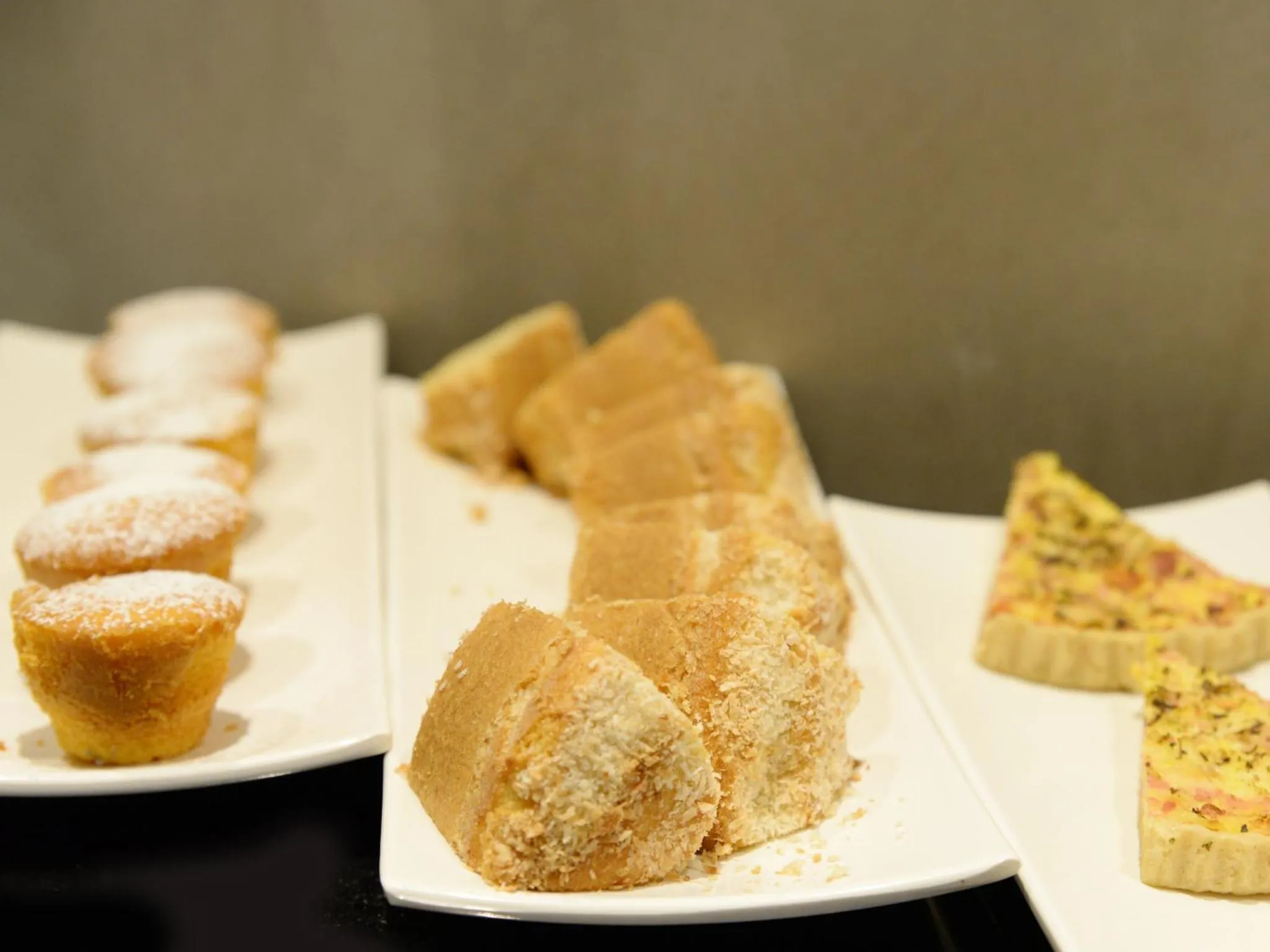 Buffet breakfast in Dubai Suites