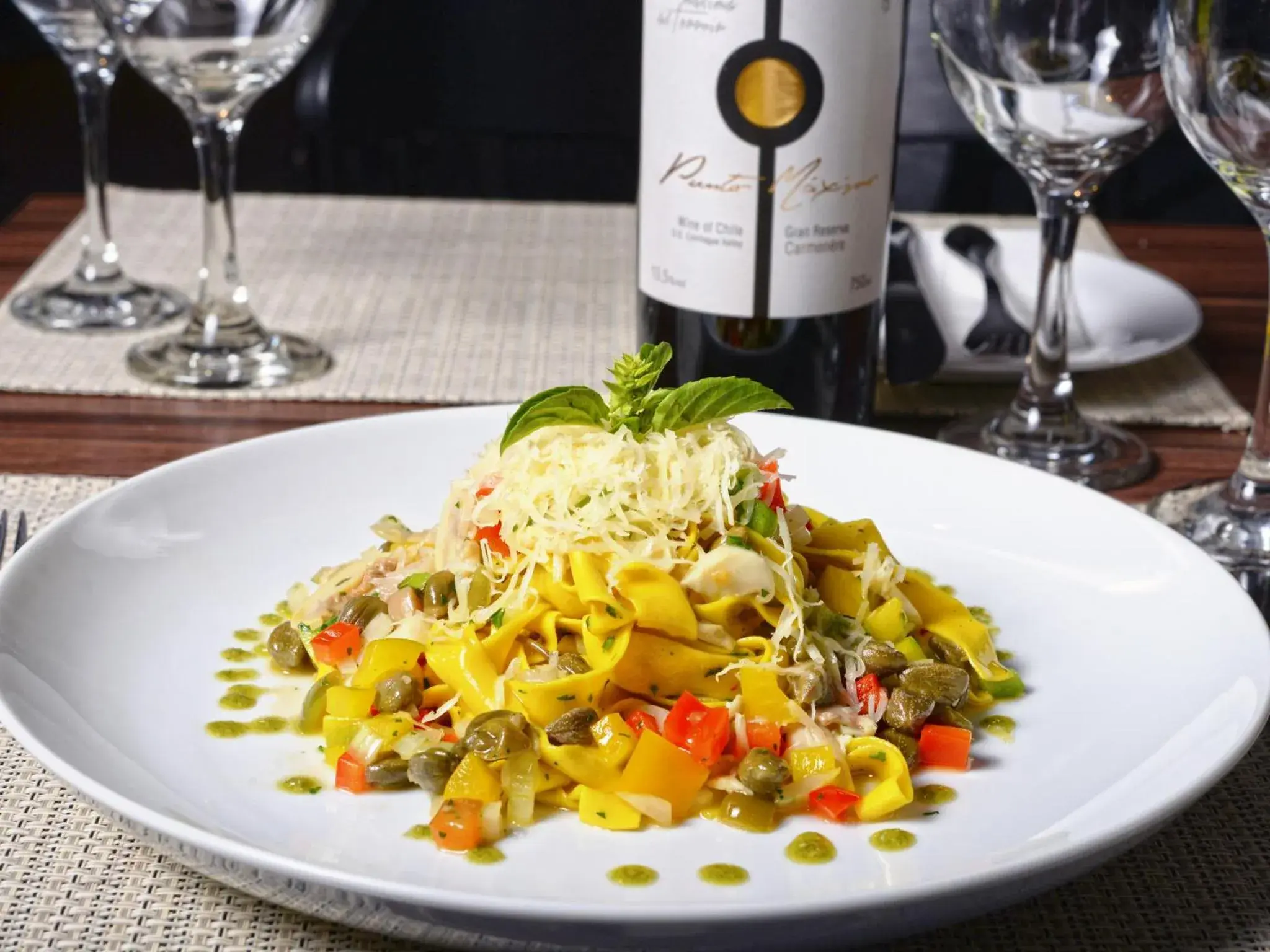 Food close-up in Dubai Suites Food close-up in Dubai Suites