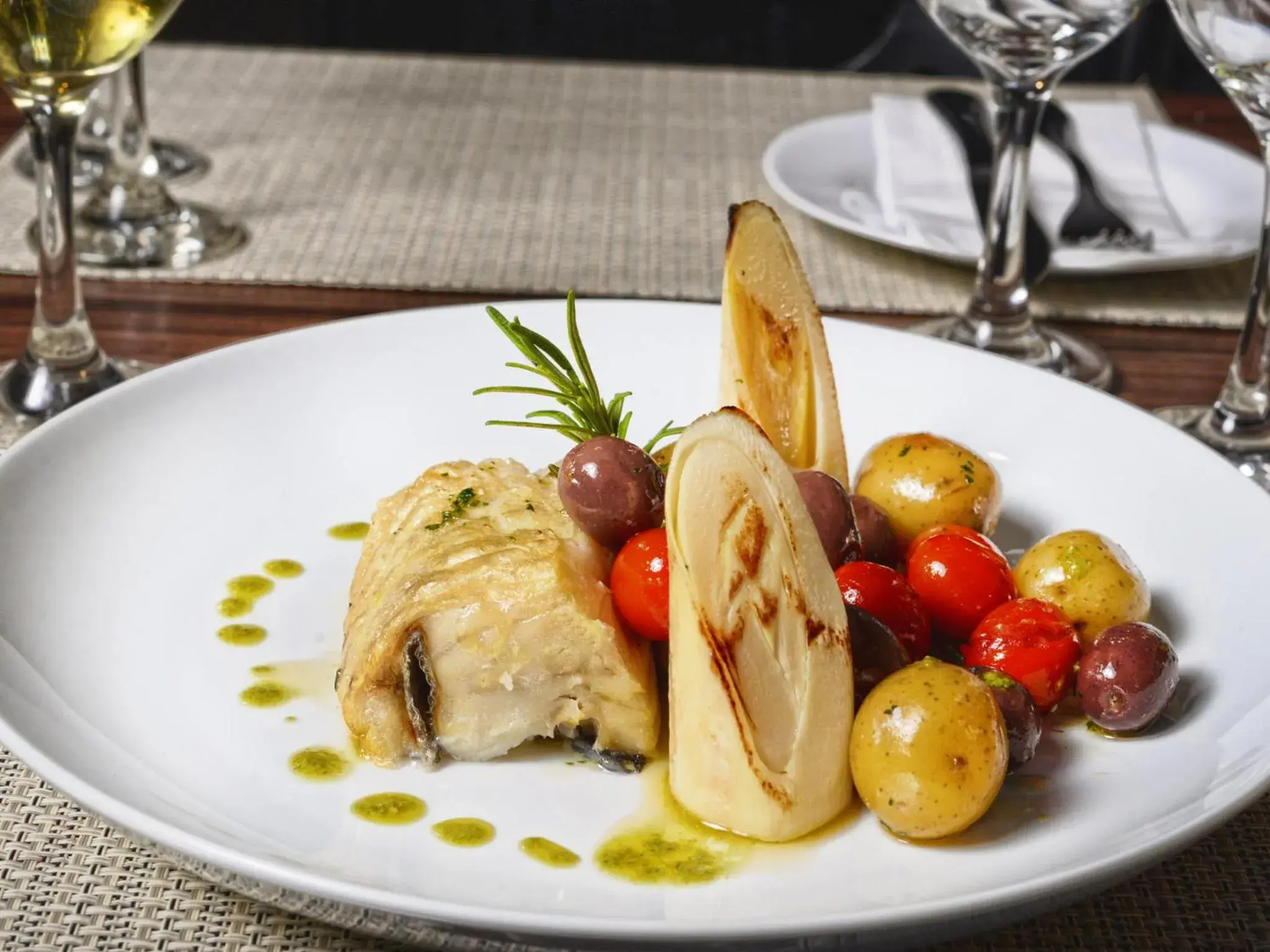 Restaurant/places to eat in Dubai Suites Restaurant/places to eat in Dubai Suites