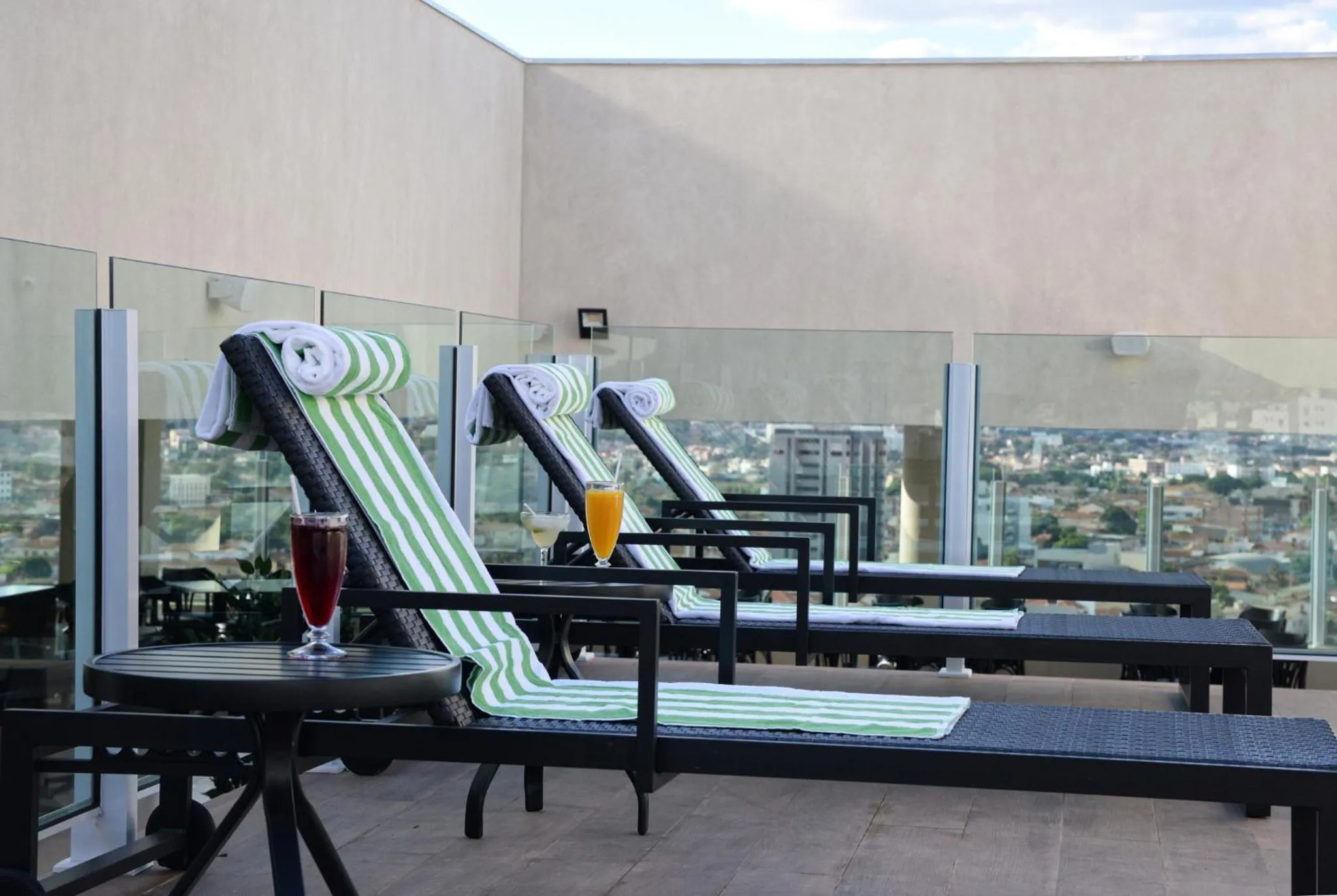 sunbed in Dubai Suites