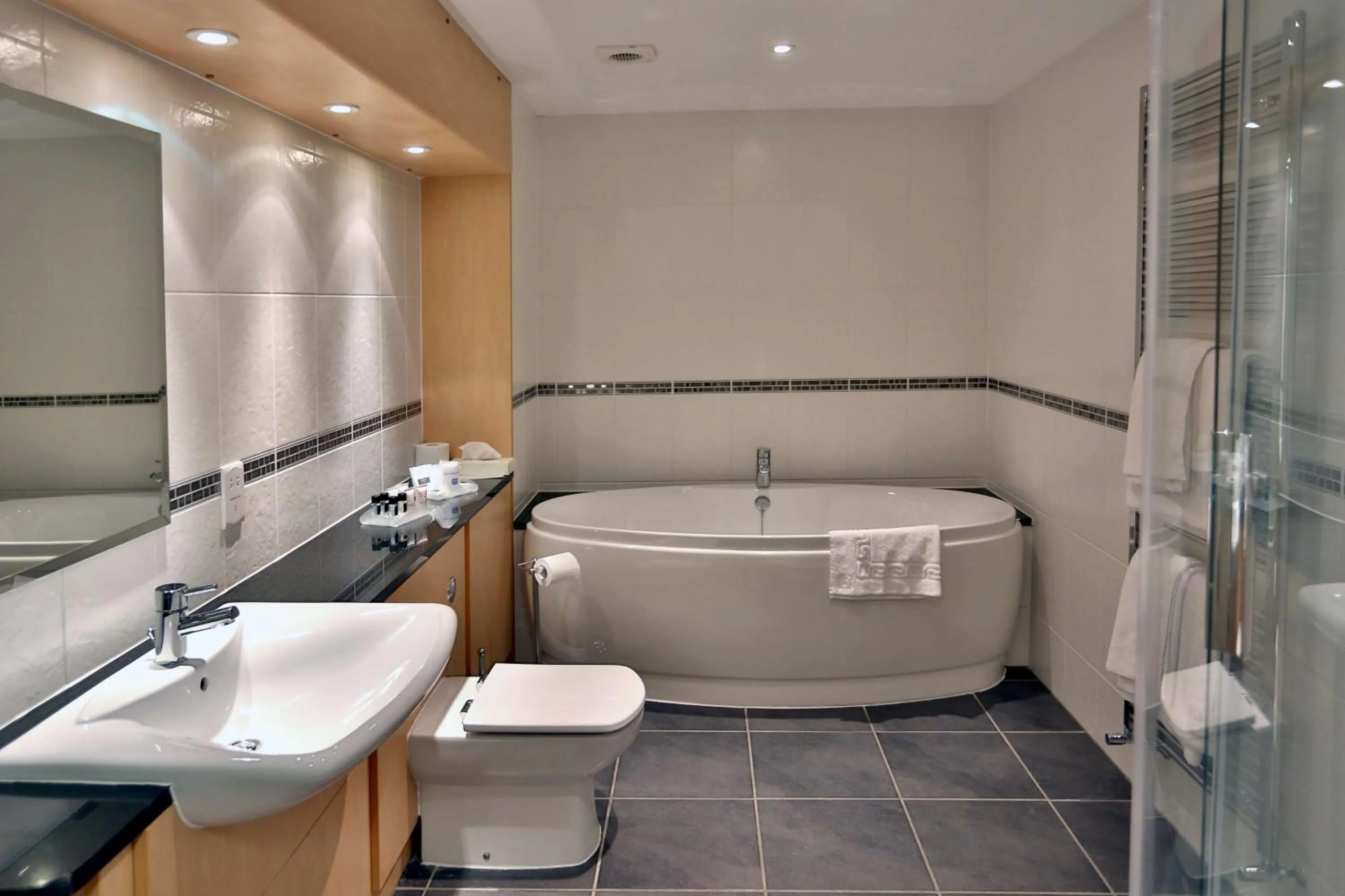 Bathroom in Best Western Plus Ullesthorpe Court Hotel & Golf Club