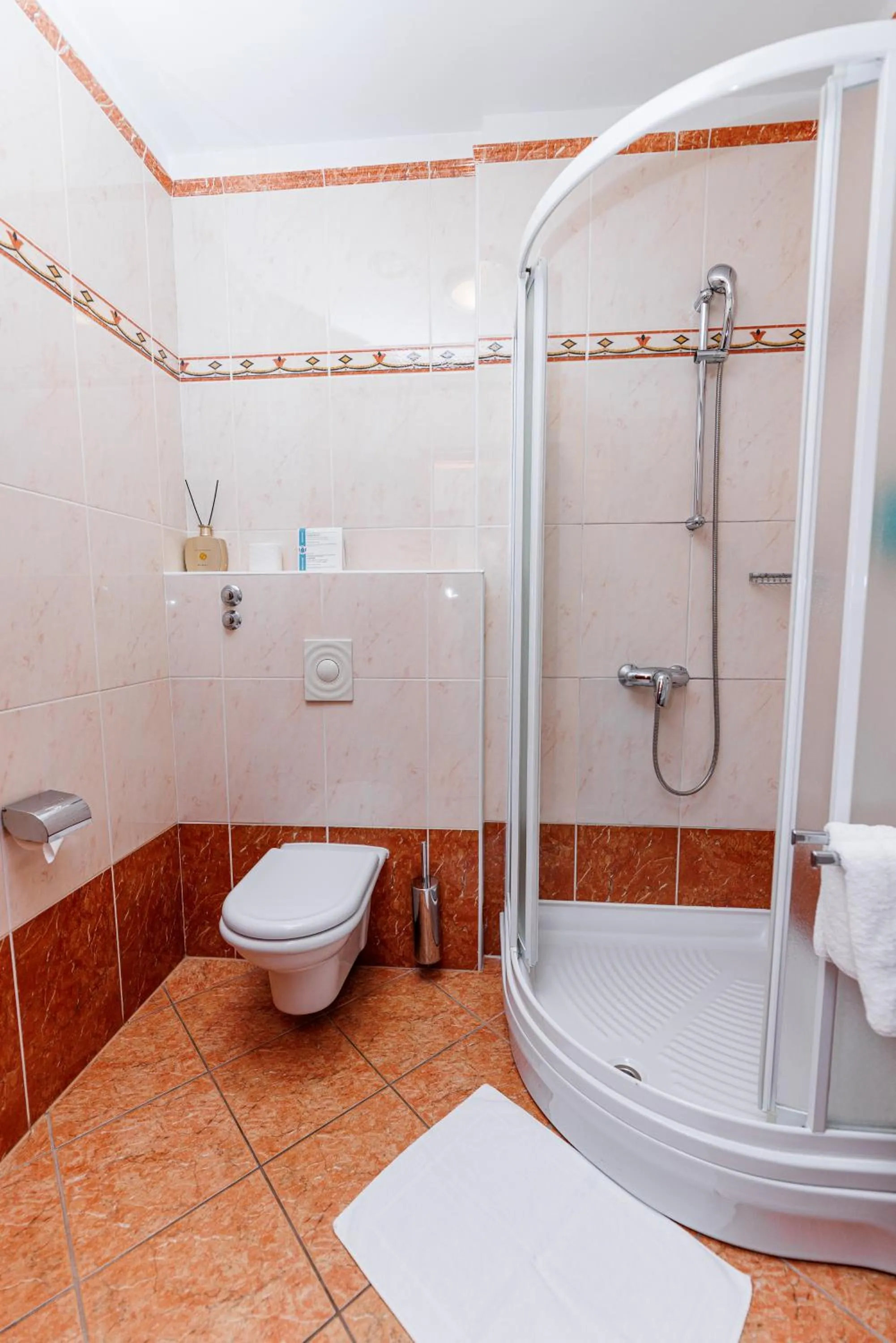 Shower in Hotel Savoy