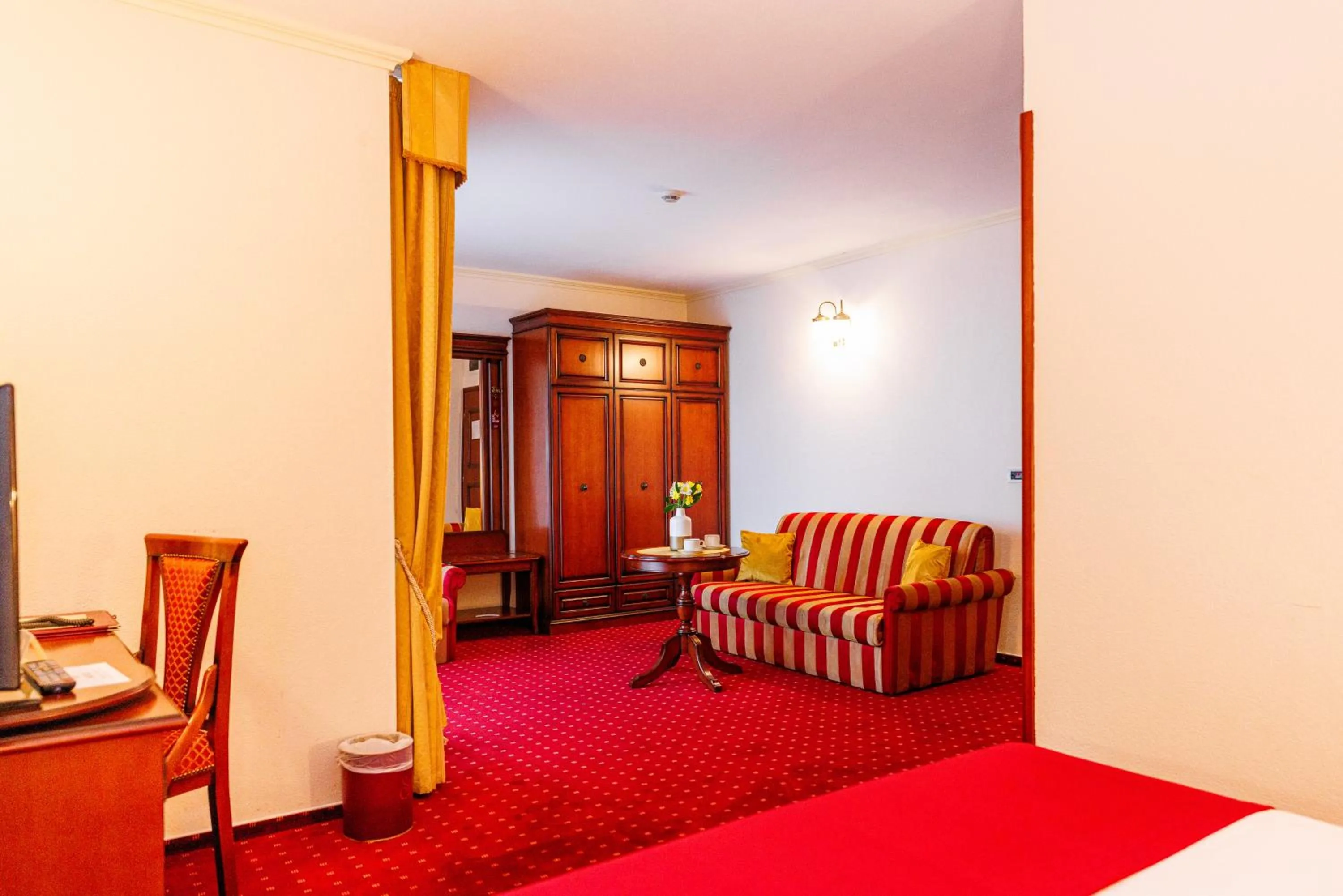 Photo of the whole room in Hotel Savoy