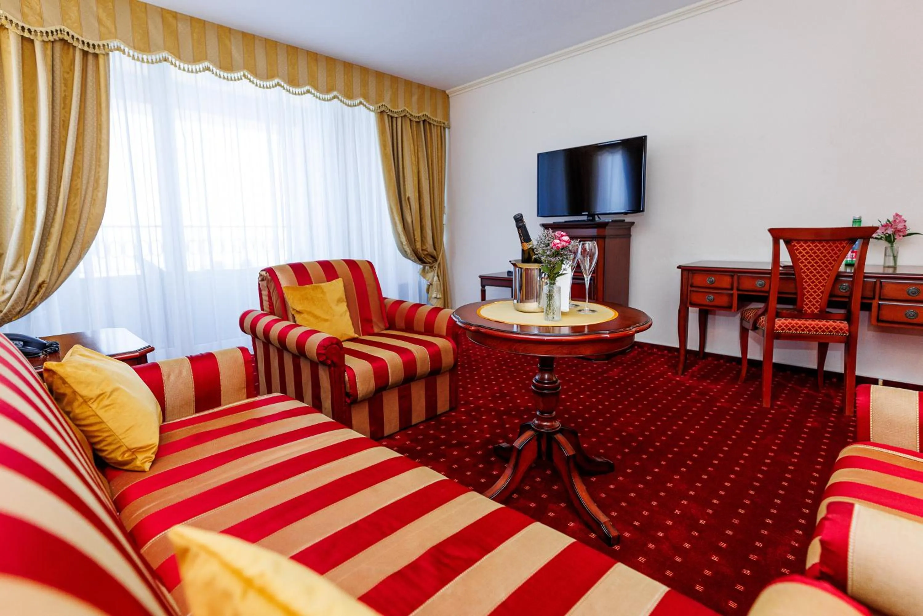 TV and multimedia in Hotel Savoy