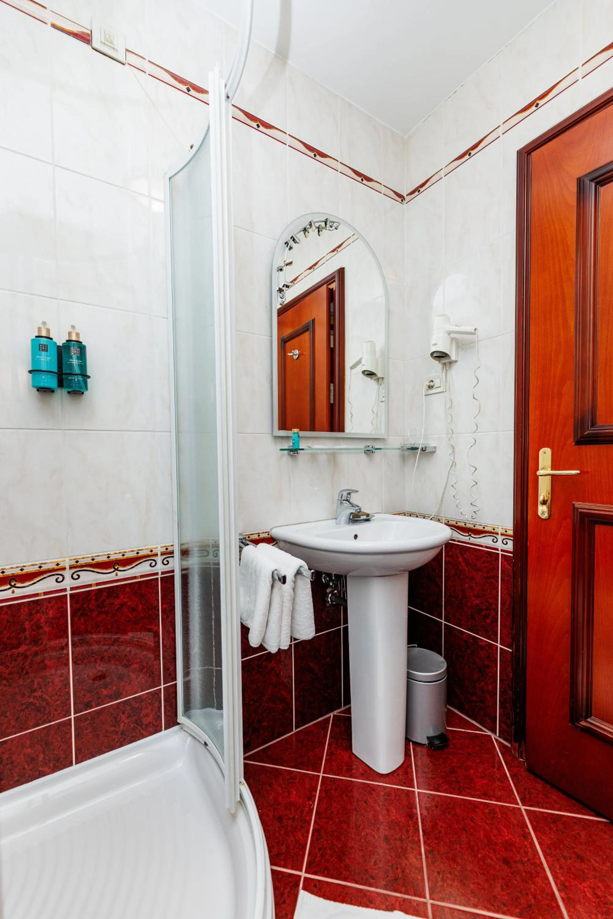 Shower in Hotel Savoy