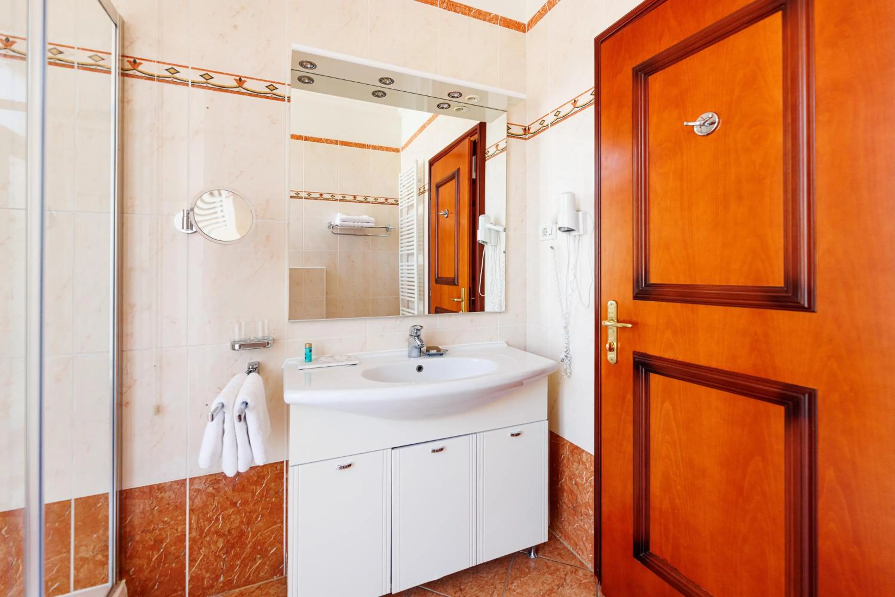 Bathroom in Hotel Savoy