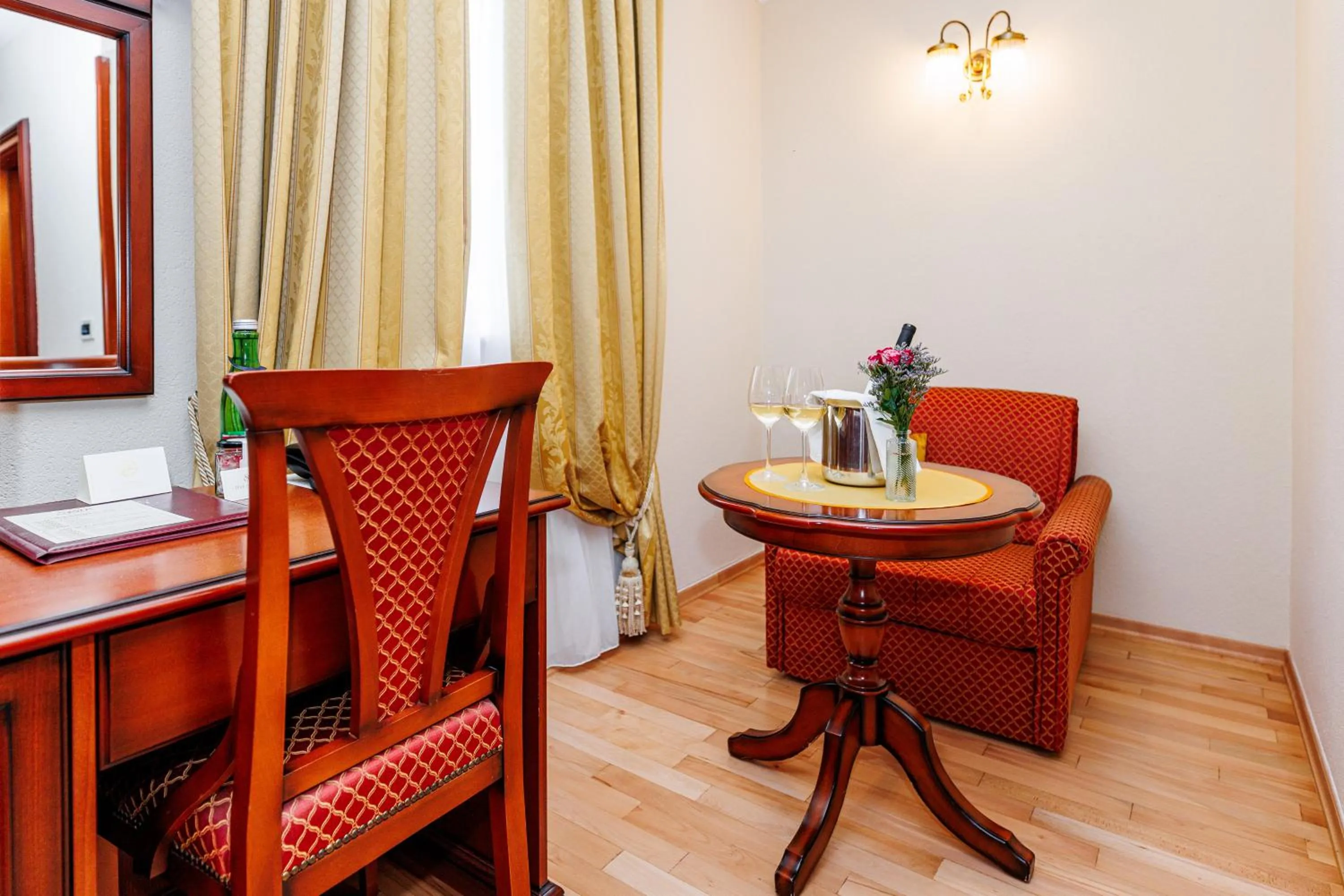 Seating area in Hotel Savoy