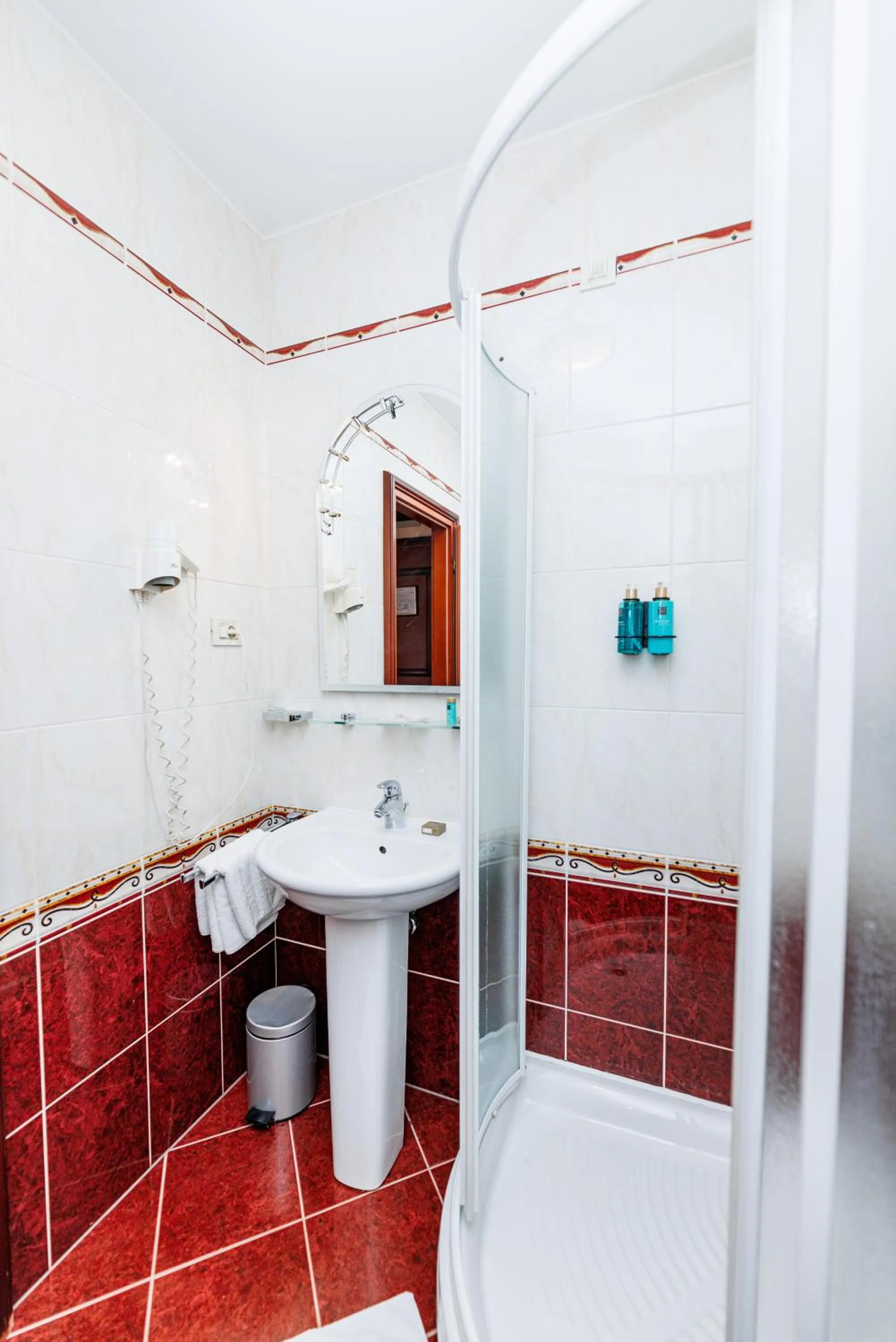 Shower in Hotel Savoy