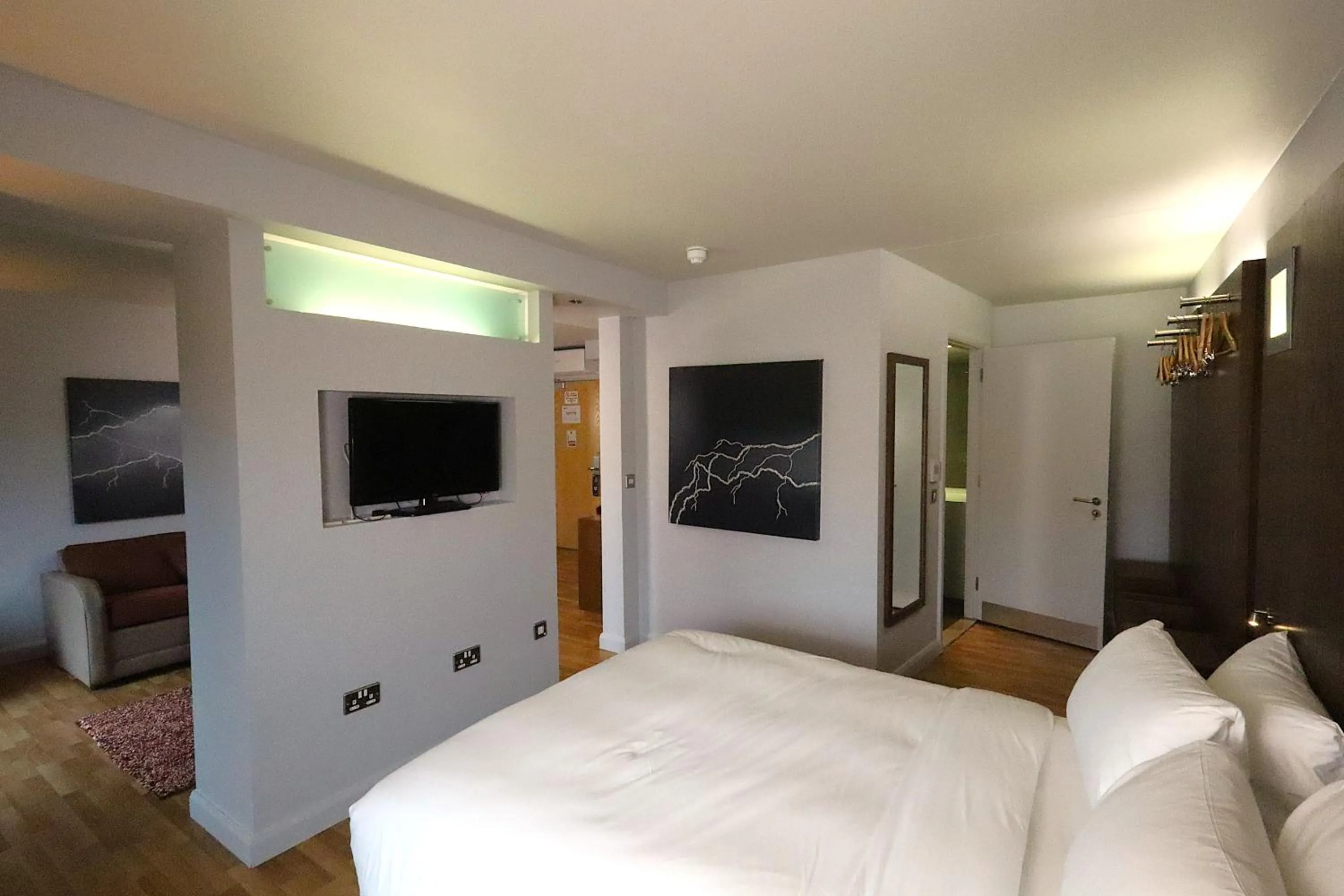 VIP, Bed in Park Inn by Radisson Birmingham Walsall