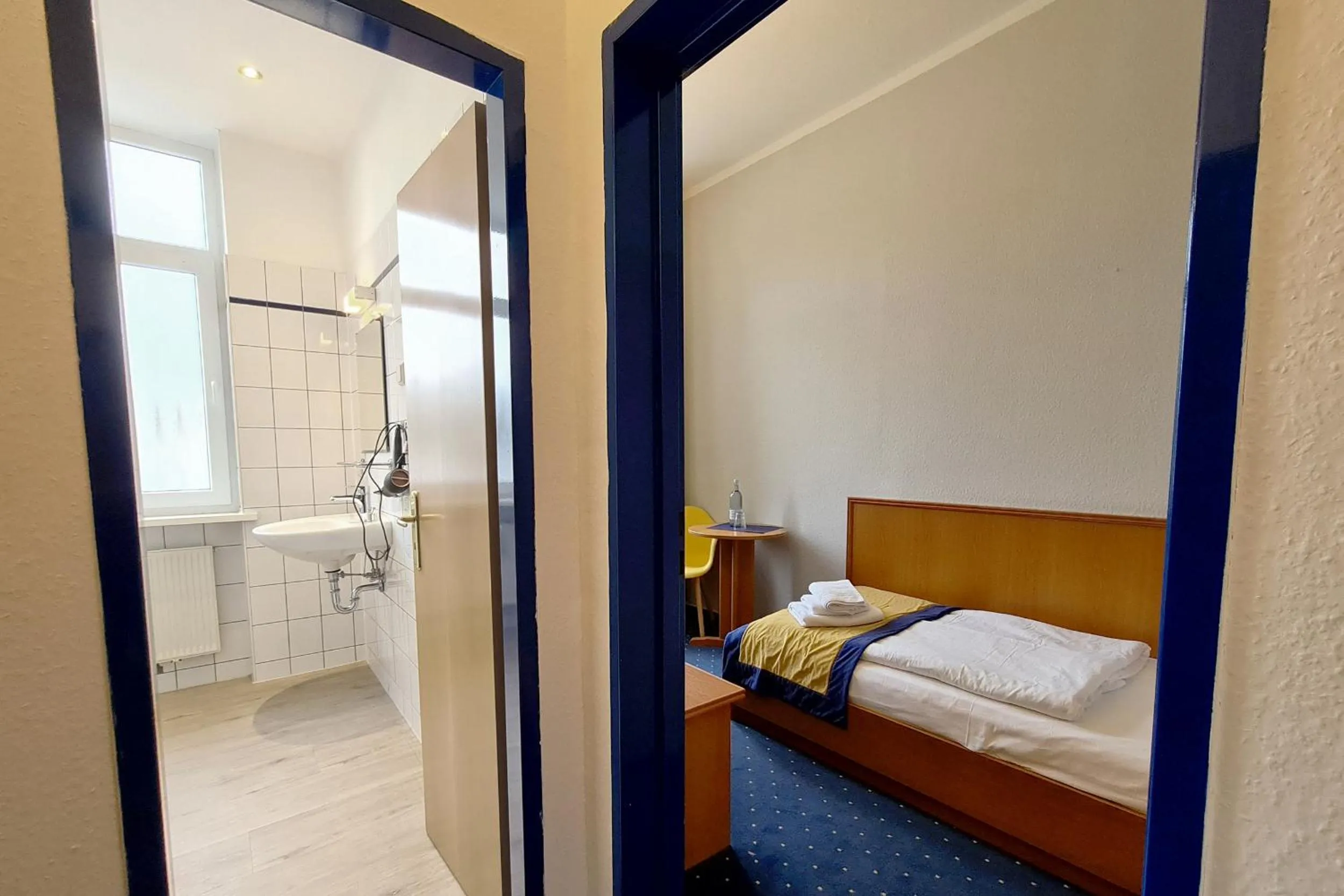 Photo of the whole room, Bed in Hotel zur Traube