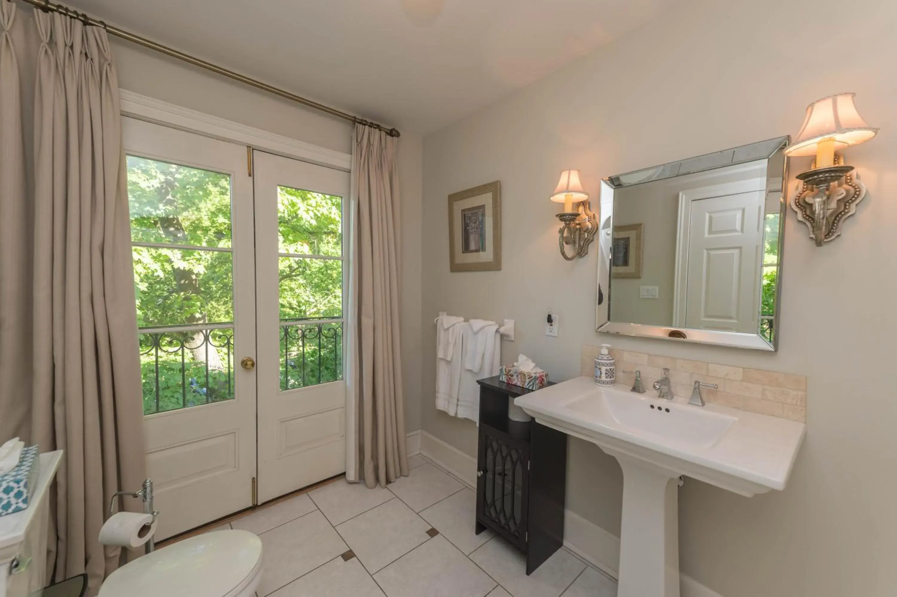 Deluxe Double or Twin Room in The Old Bank House Deluxe Double or Twin Room in The Old Bank House