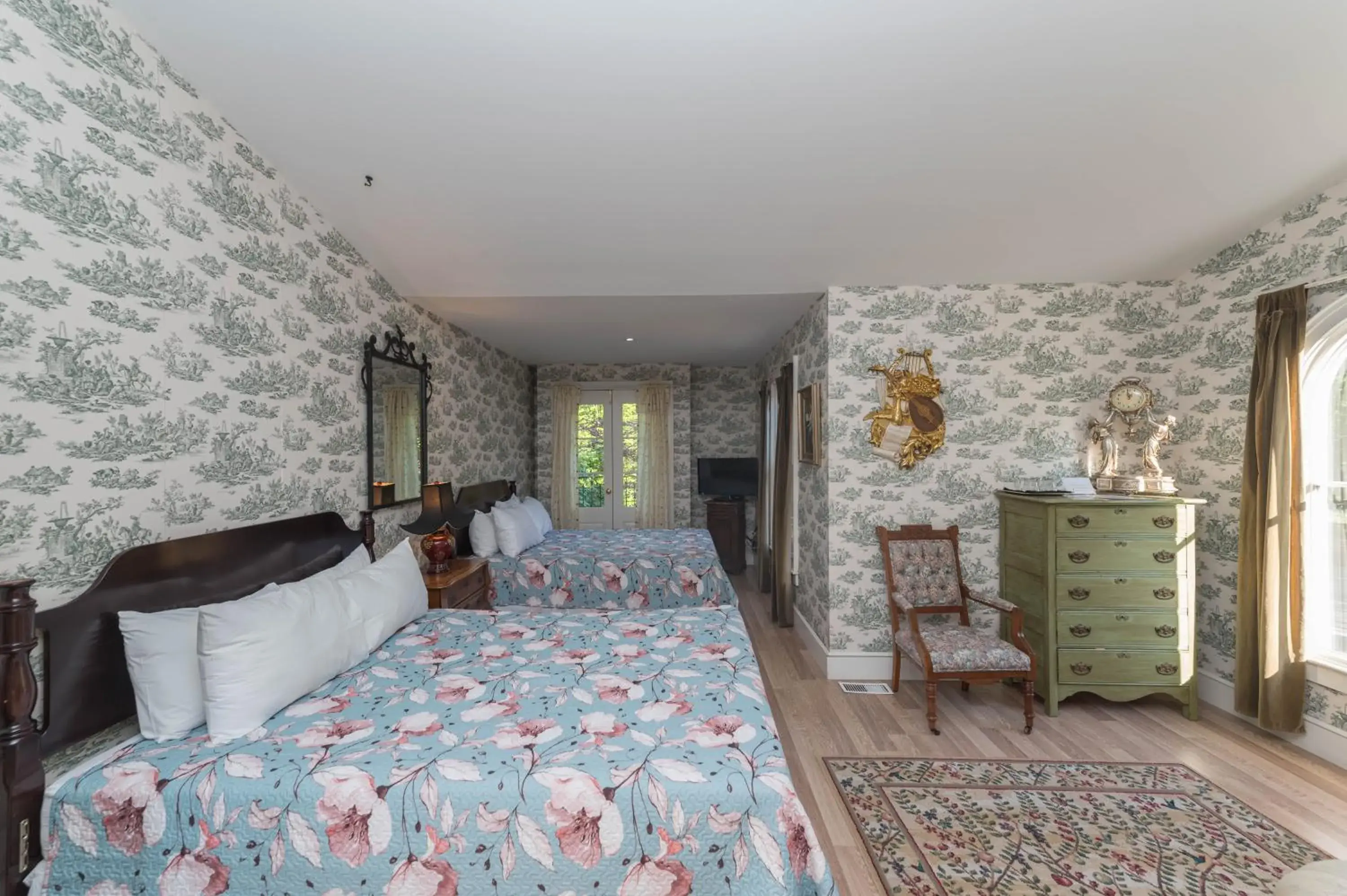 Quadruple Room in The Old Bank House Quadruple Room in The Old Bank House