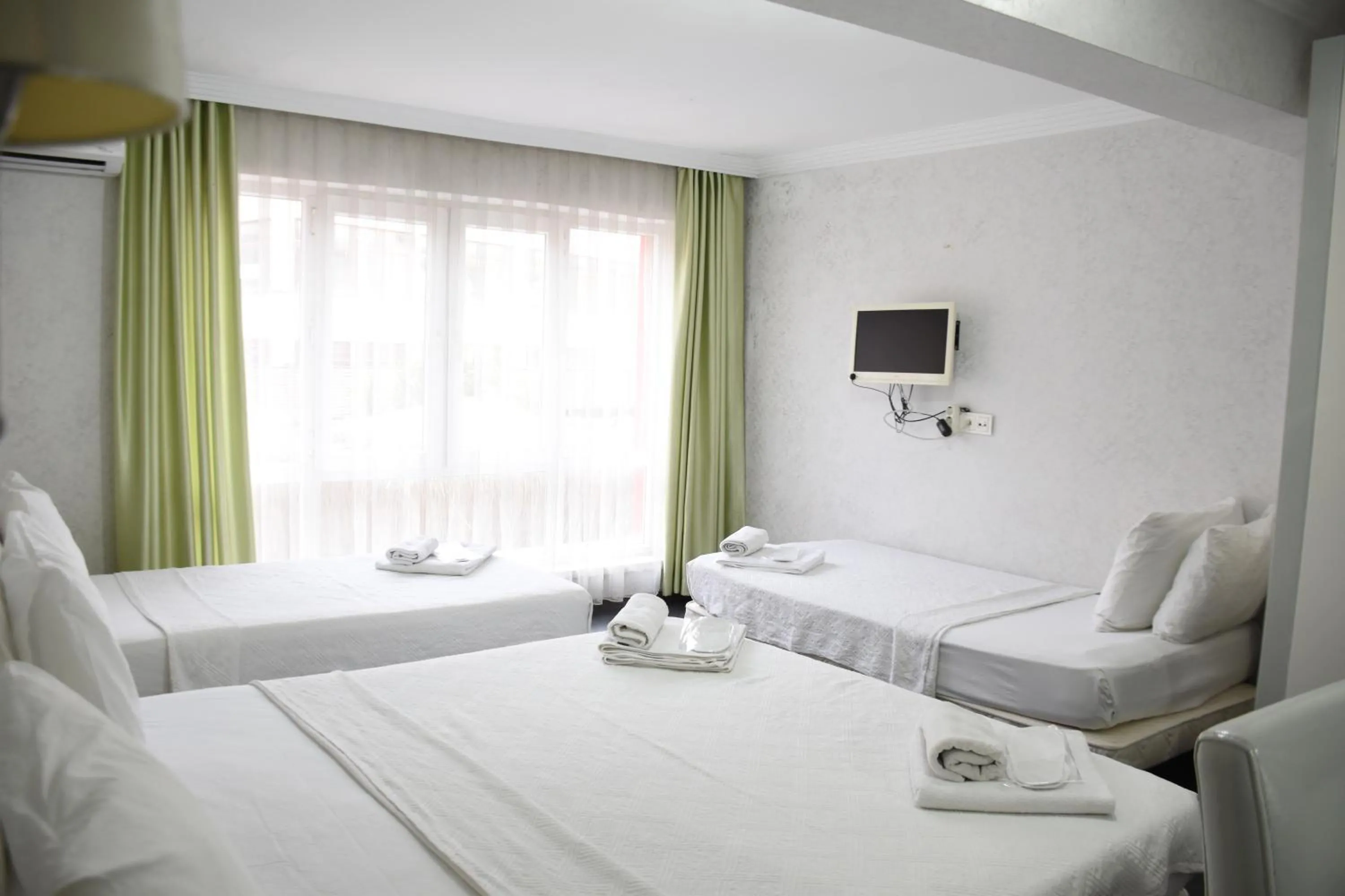 Photo of the whole room, Bed in Yalçın Otel
