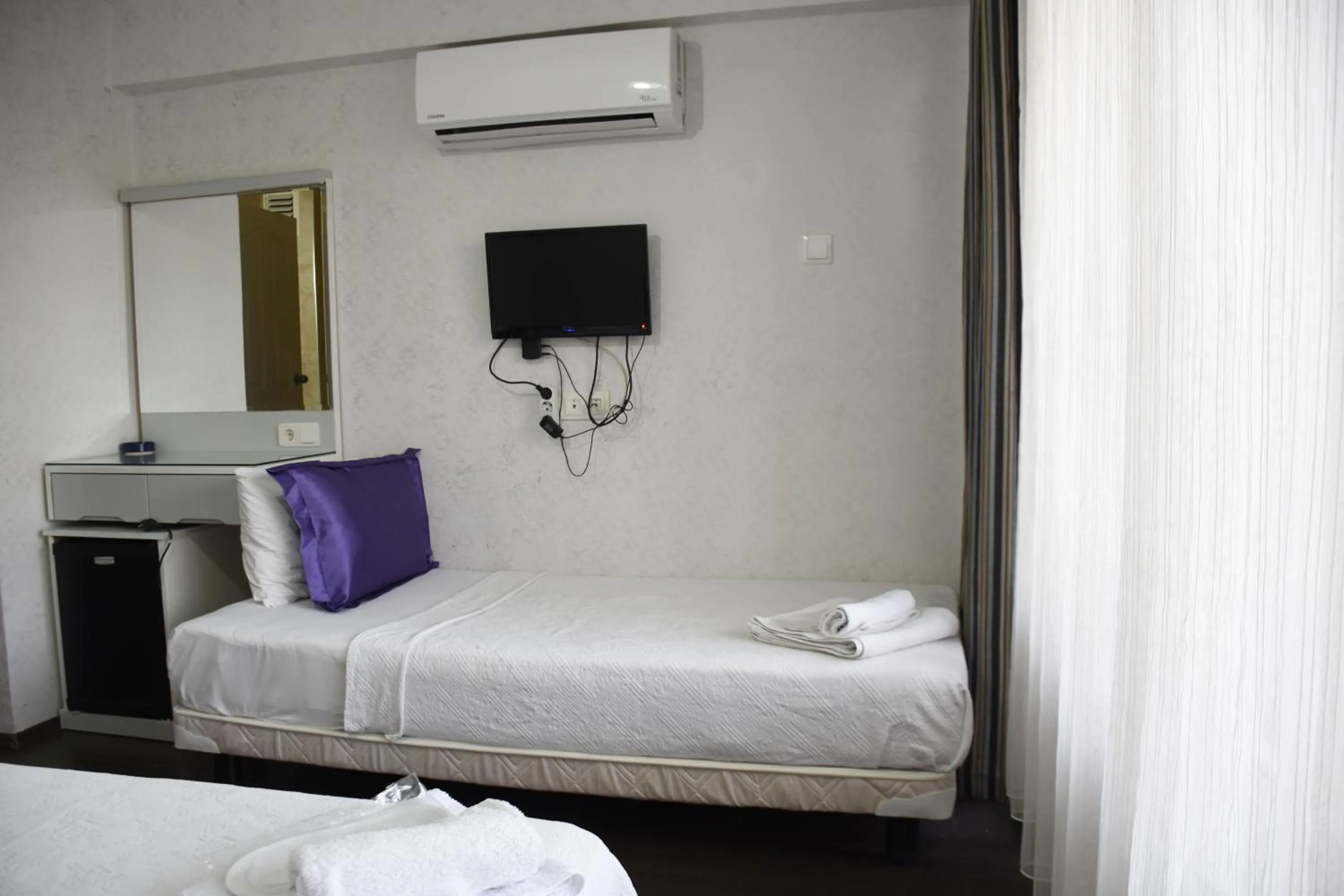 Photo of the whole room, Bed in Yalçın Otel