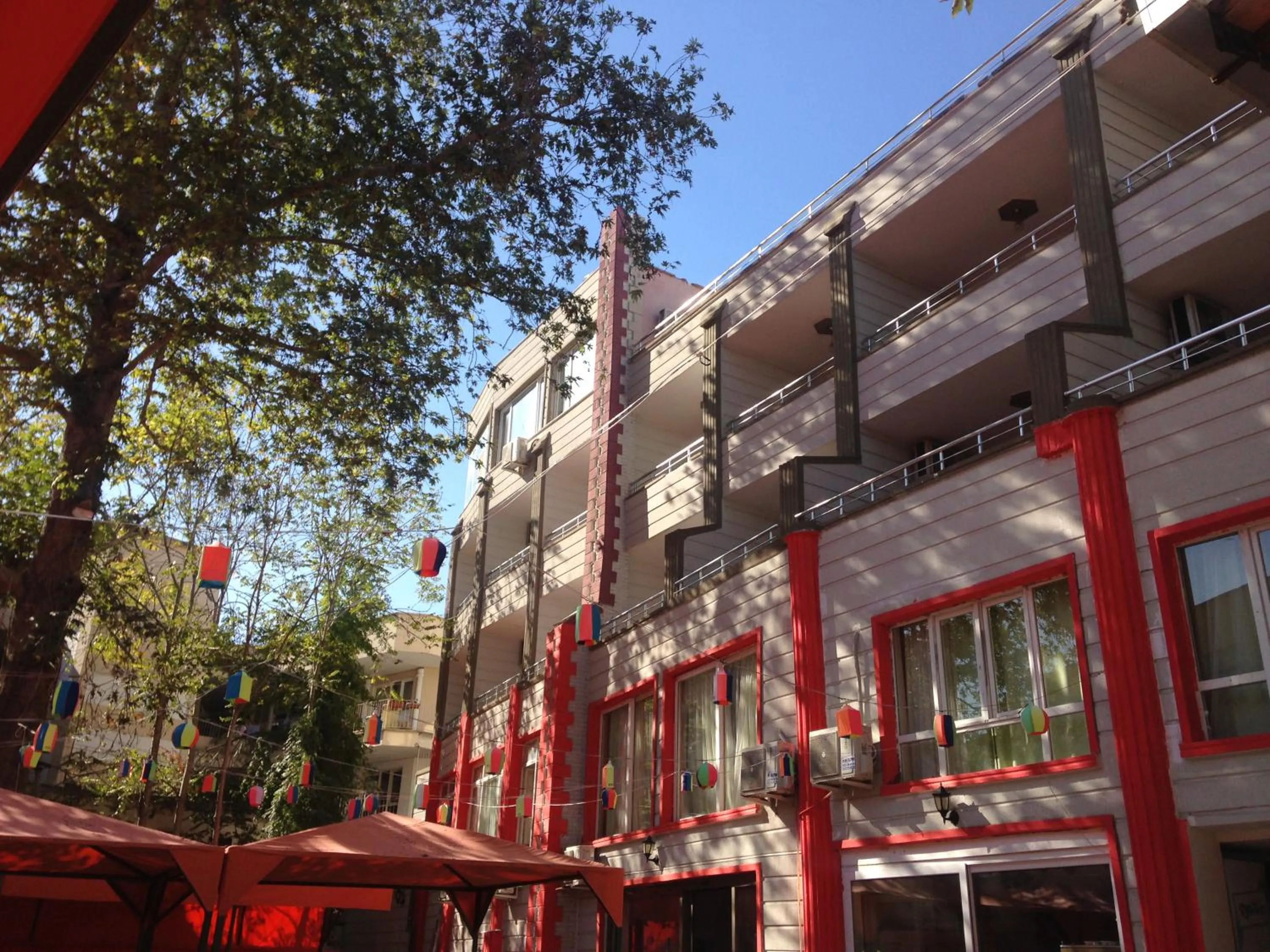 Garden view in Yalçın Otel