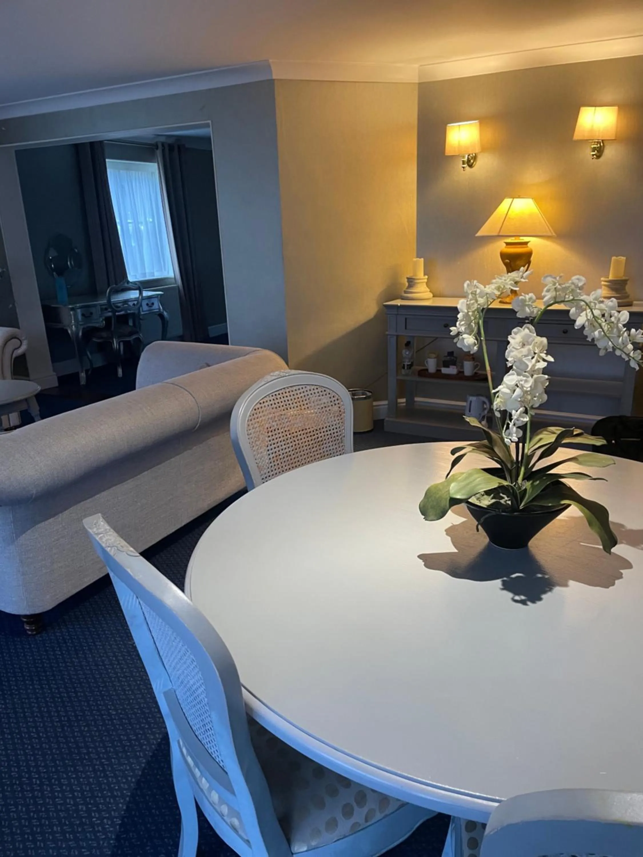 Living room in Woodbury Park Hotel & Spa