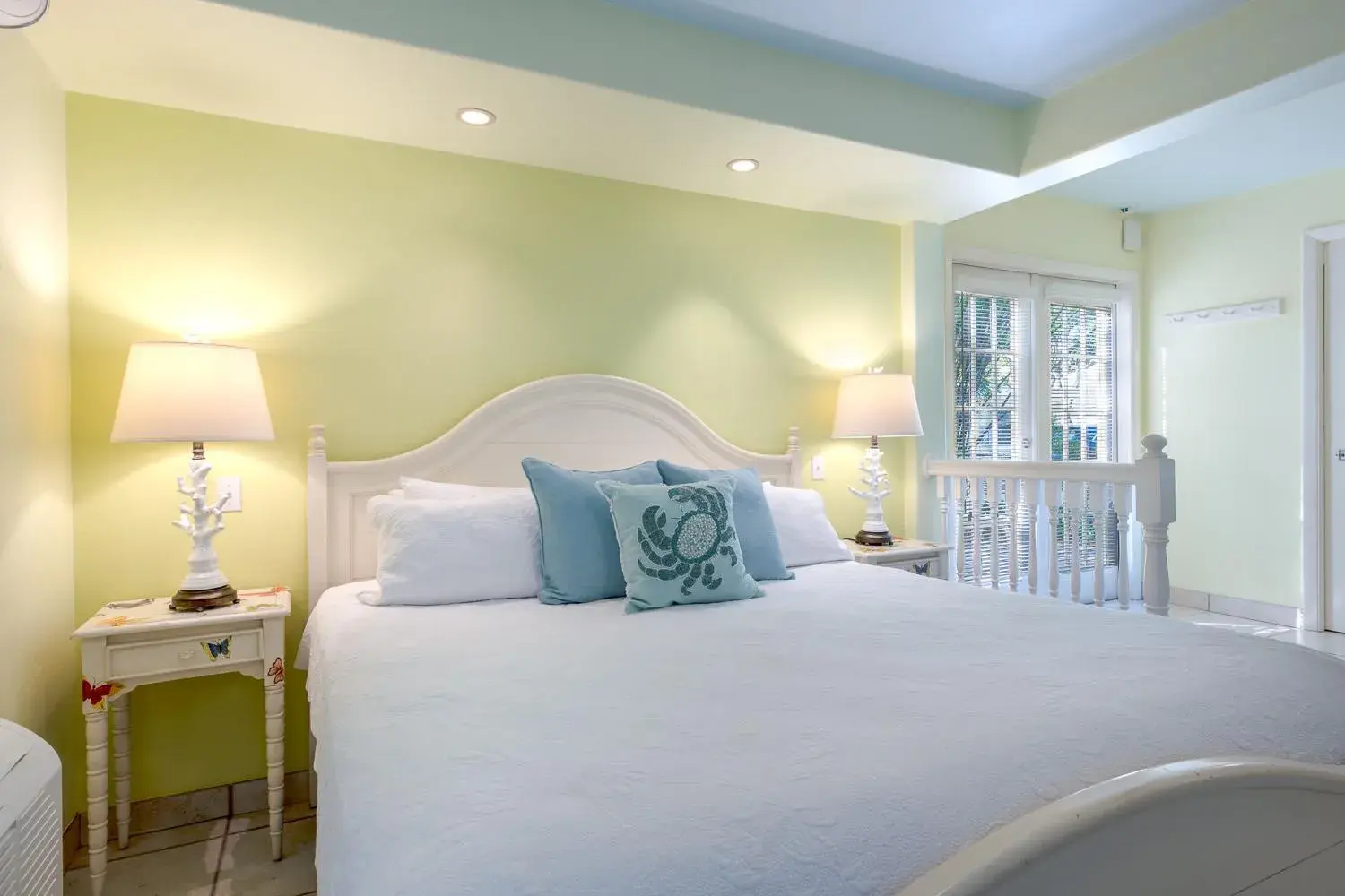 Deluxe Room in Kona Kai Resort and Gallery Deluxe Room in Kona Kai Resort and Gallery