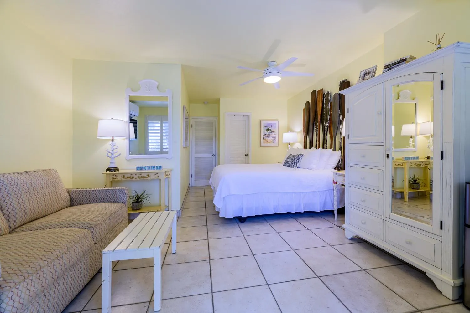 Bed in Kona Kai Resort and Gallery