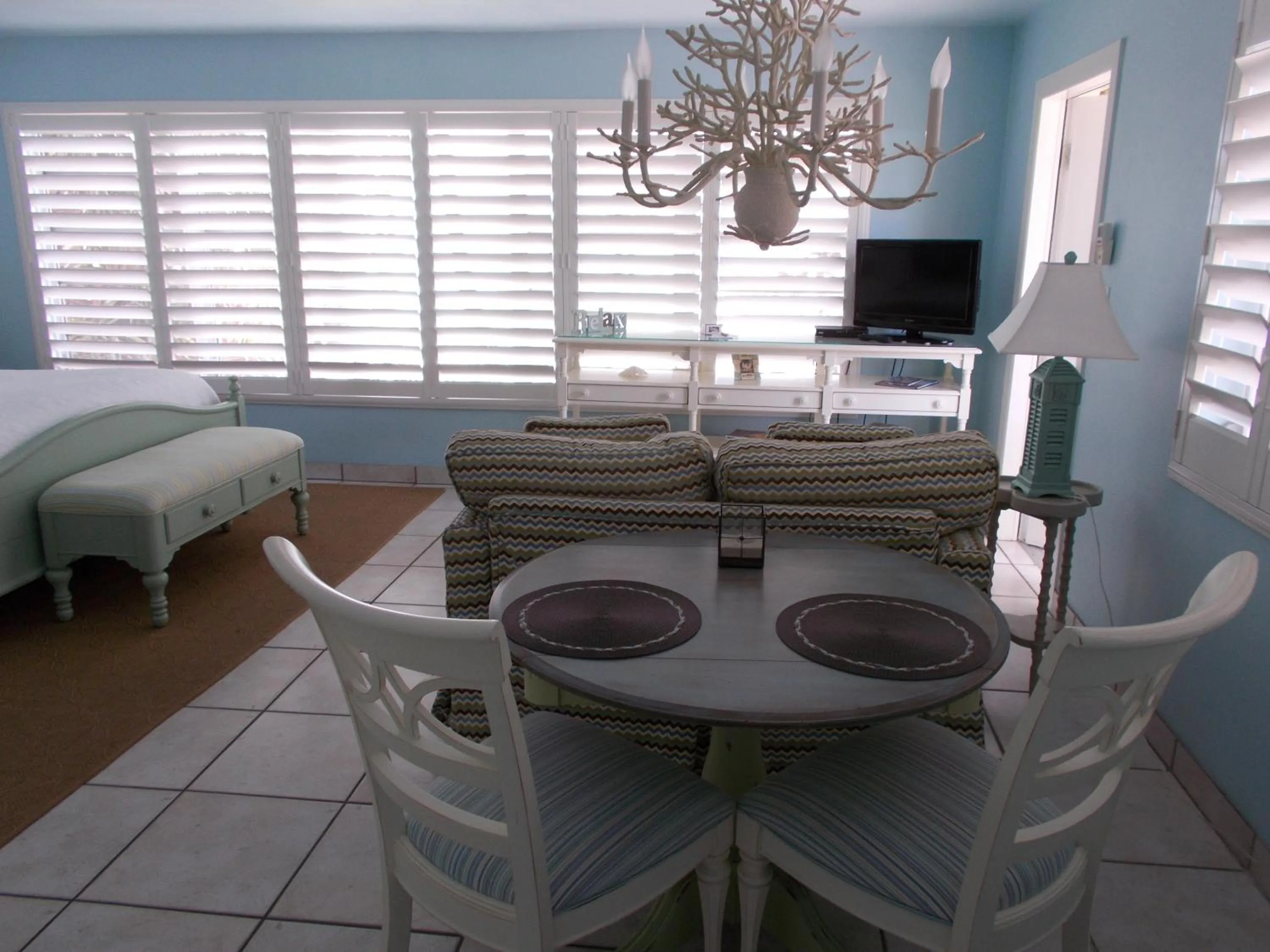 Dining area in Kona Kai Resort and Gallery