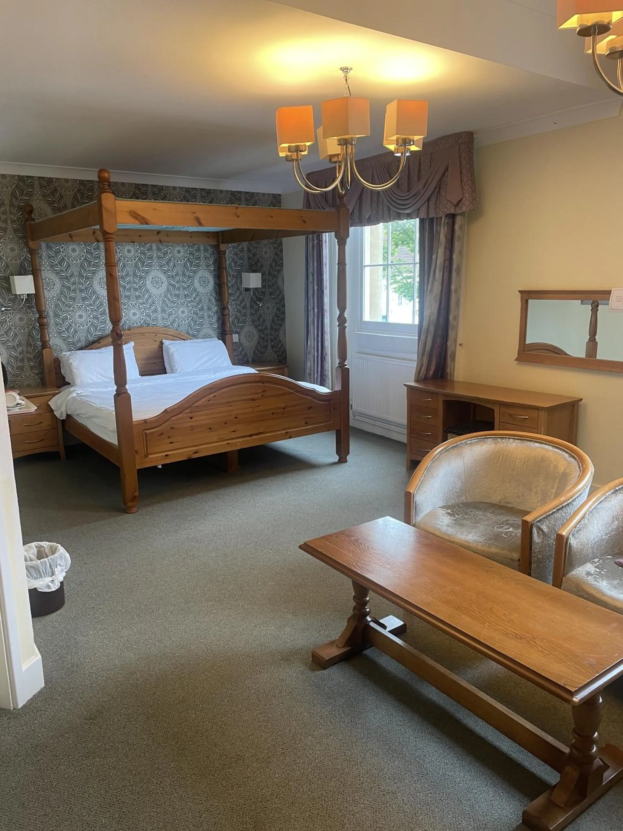 Bedroom, Bed in Hotel 1843 Reading