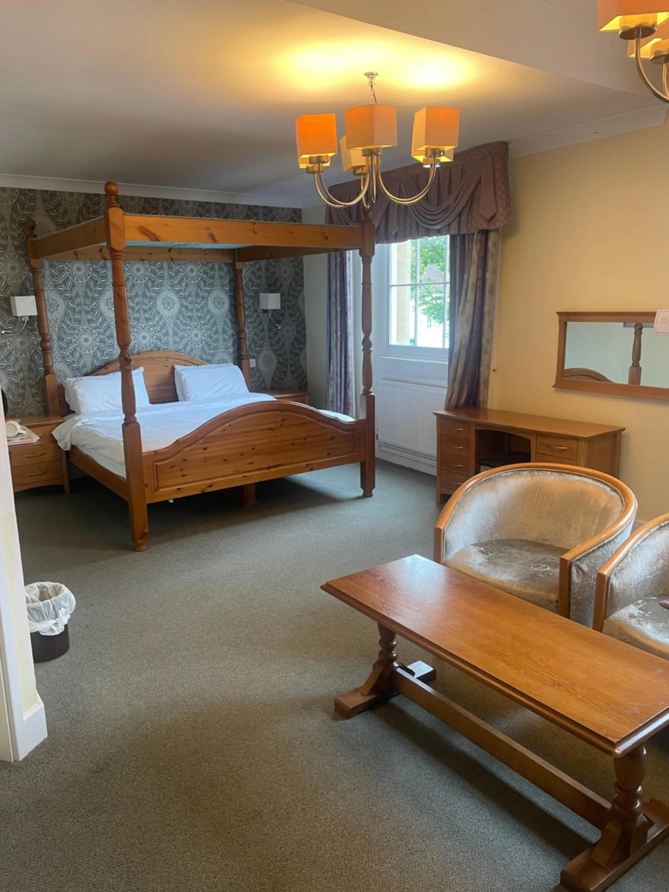 Bedroom, Bed in Hotel 1843 Reading