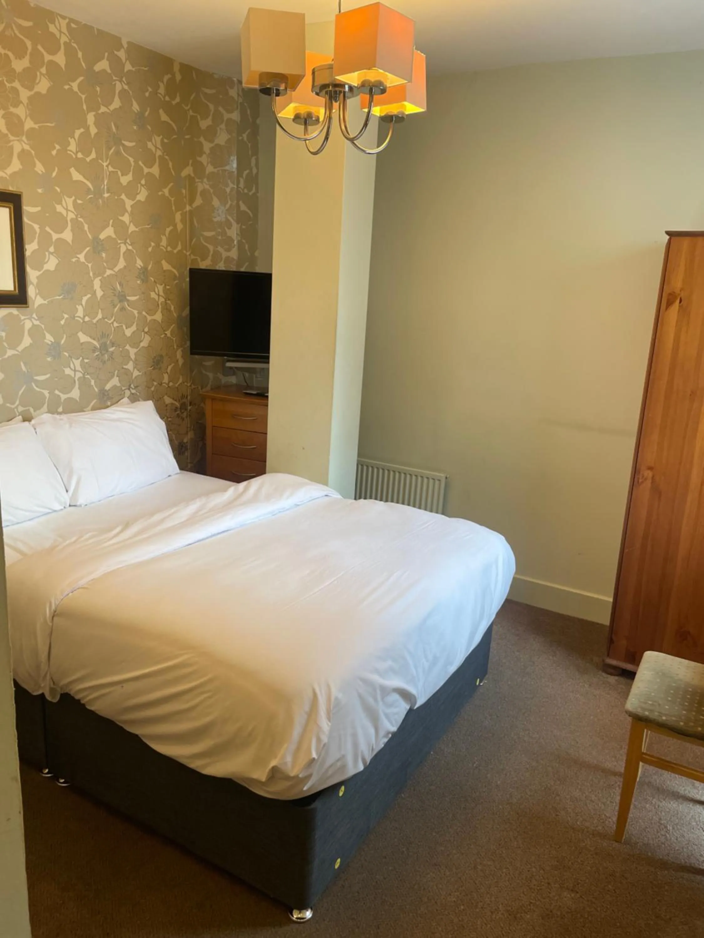 Bedroom, Bed in Hotel 1843 Reading