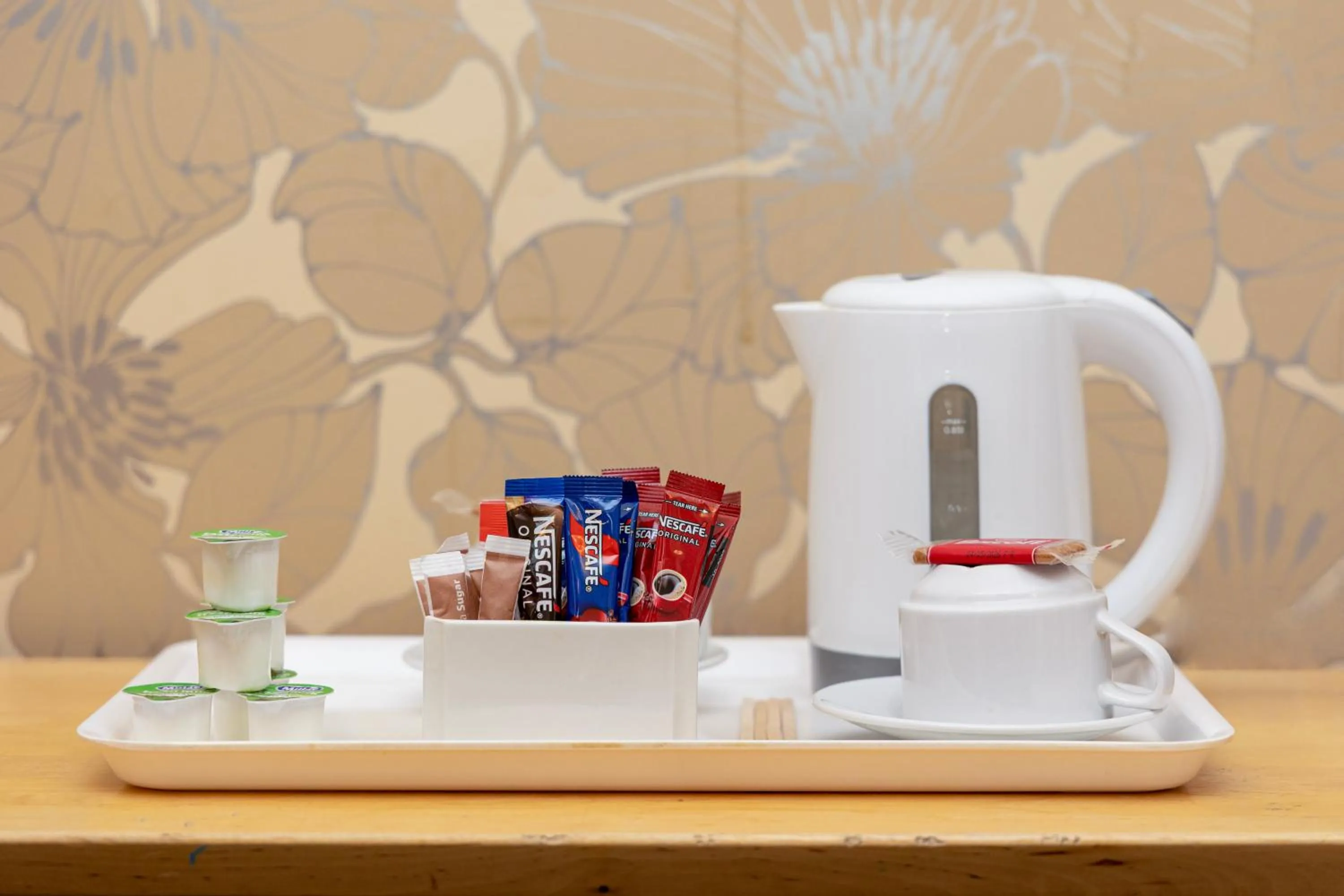 Coffee/tea facilities in Hotel 1843 Reading