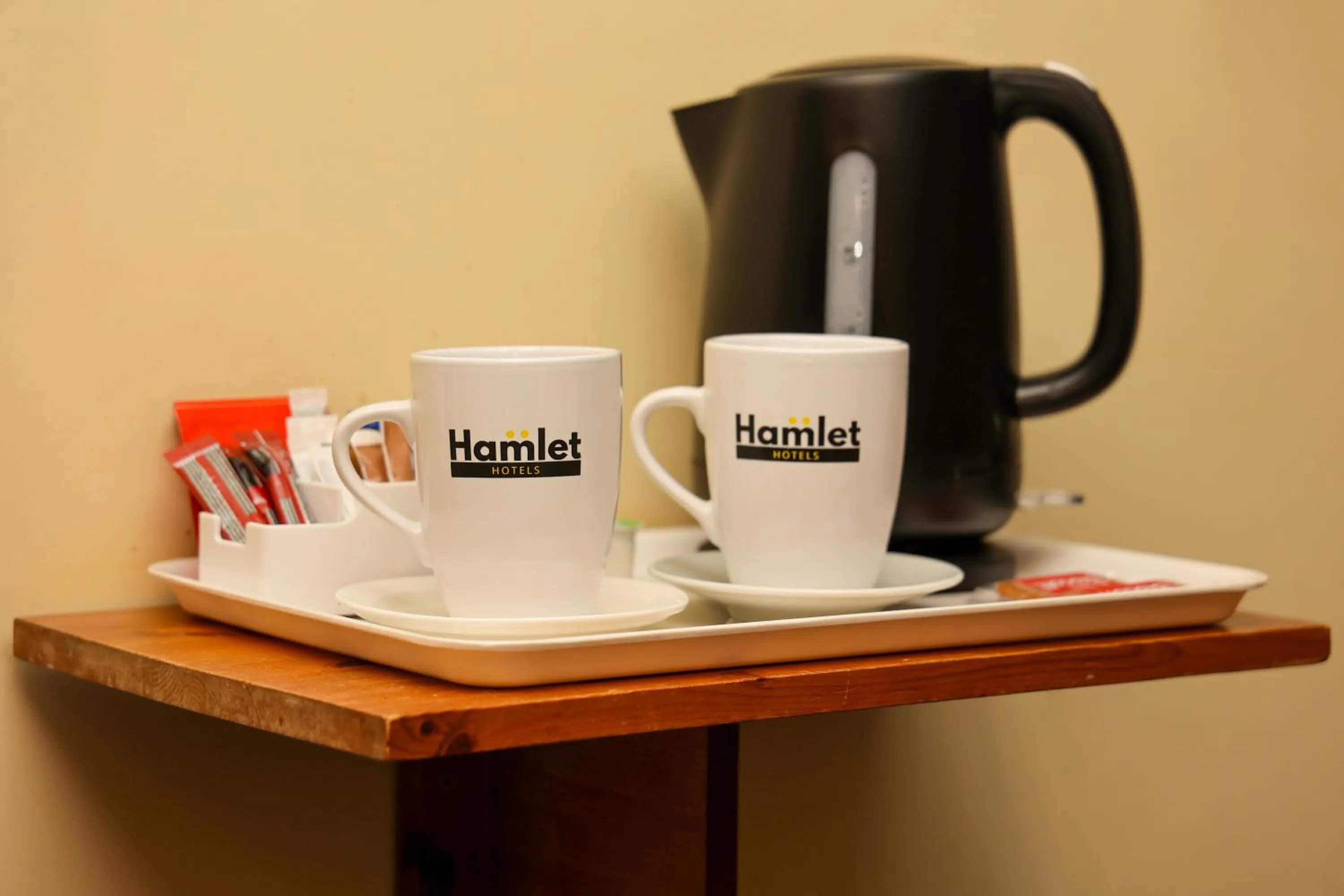 Coffee/tea facilities in Hotel 1843 Reading