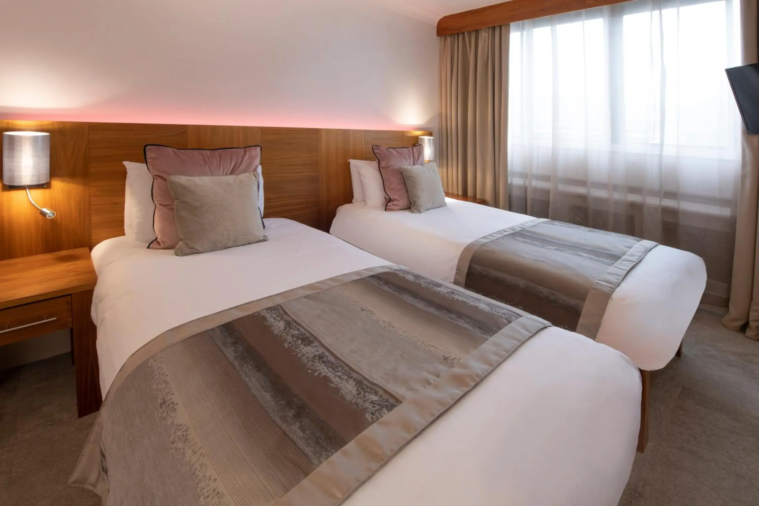 Bedroom, Bed in Conference Aston Hotel - Birmingham City Bedroom, Bed in Conference Aston Hotel - Birmingham City