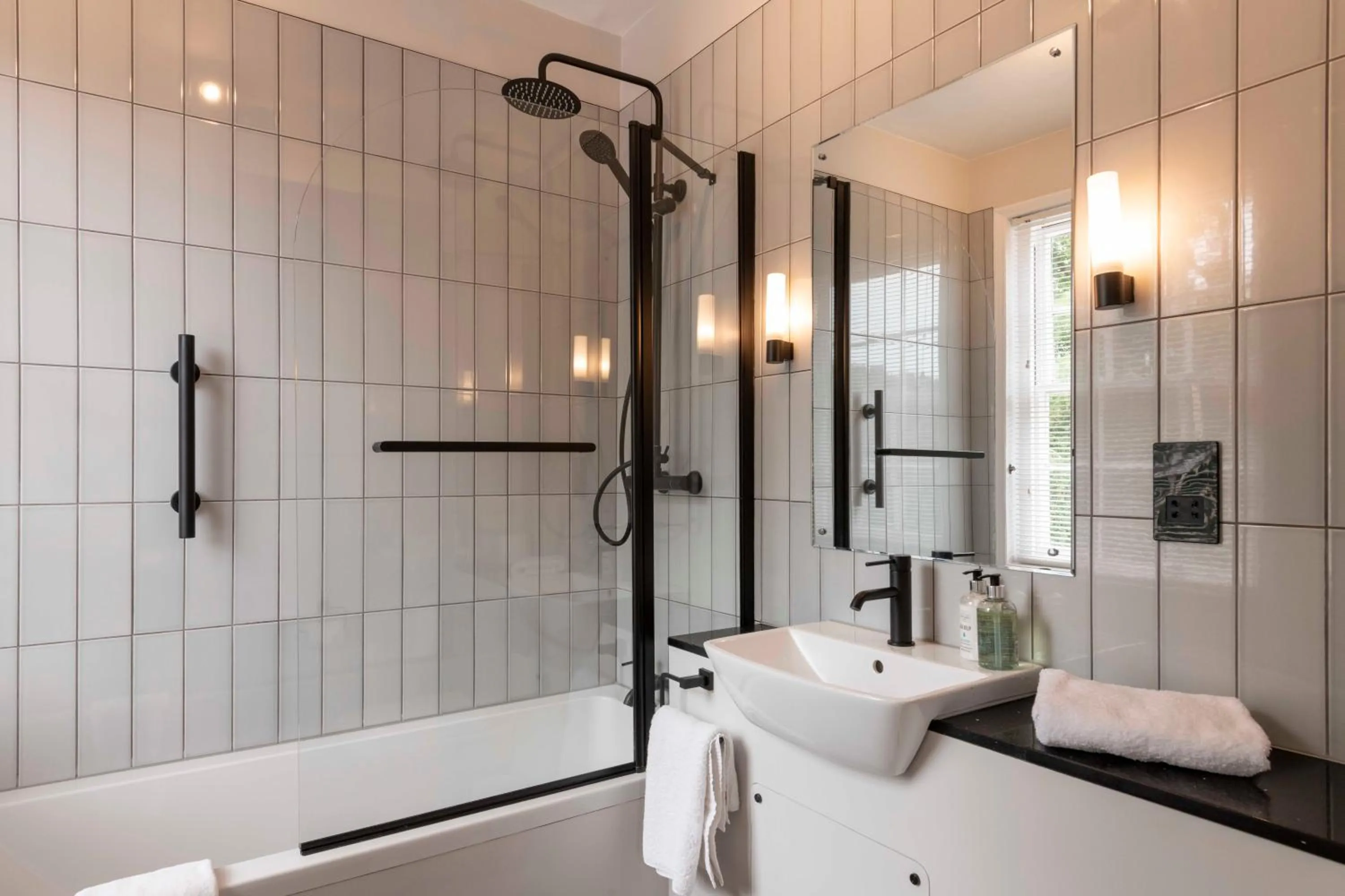 Shower in Wisteria Hotel