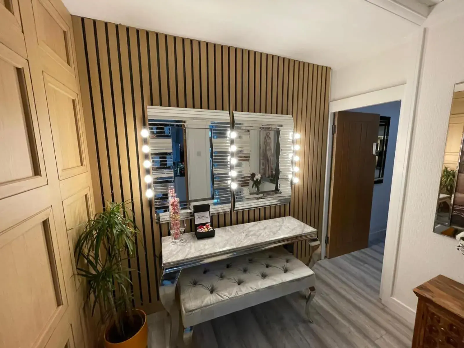 Bedroom in Hendham House - Near Etihad Stadium, CoOp Live Arena, AO Arena, Piccadilly Train Station & Manchester City Centre Bedroom in Hendham House - Near Etihad Stadium, CoOp Live Arena, AO Arena, Piccadilly Train Station & Manchester City Centre