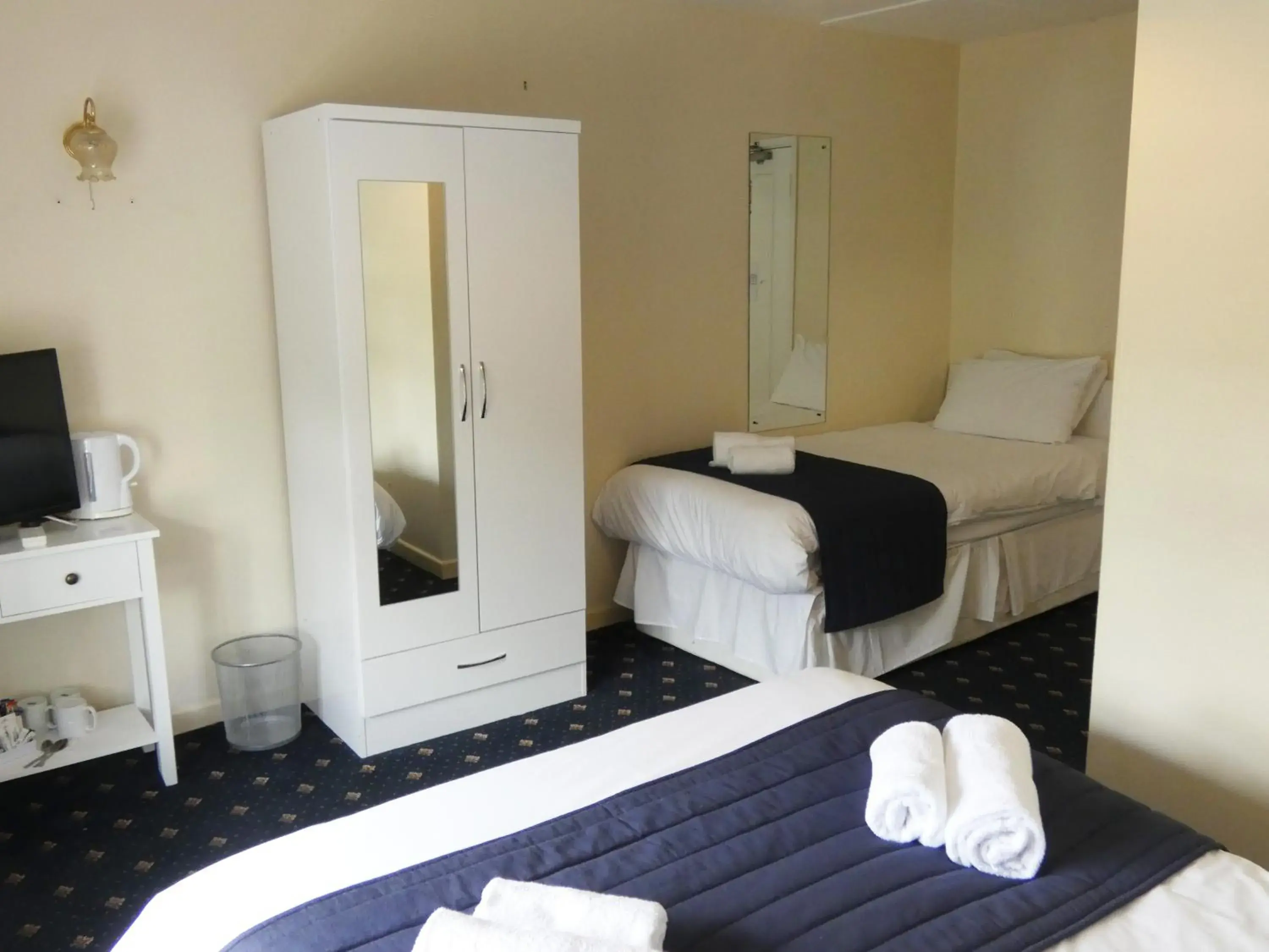 Bedroom, Bed in The Riverside Hotel Bedroom, Bed in The Riverside Hotel