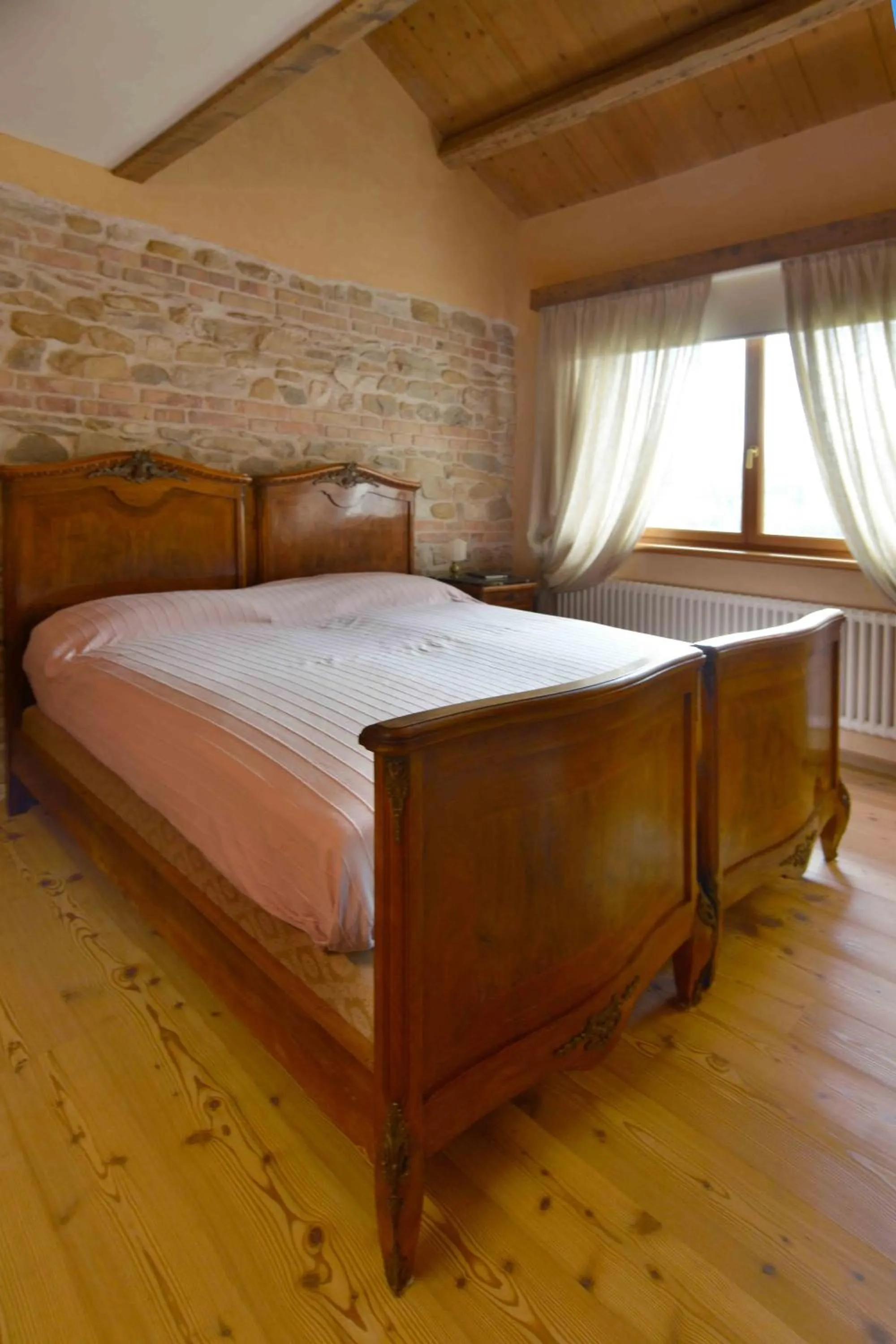 Photo of the whole room, Bed in Antico fienile