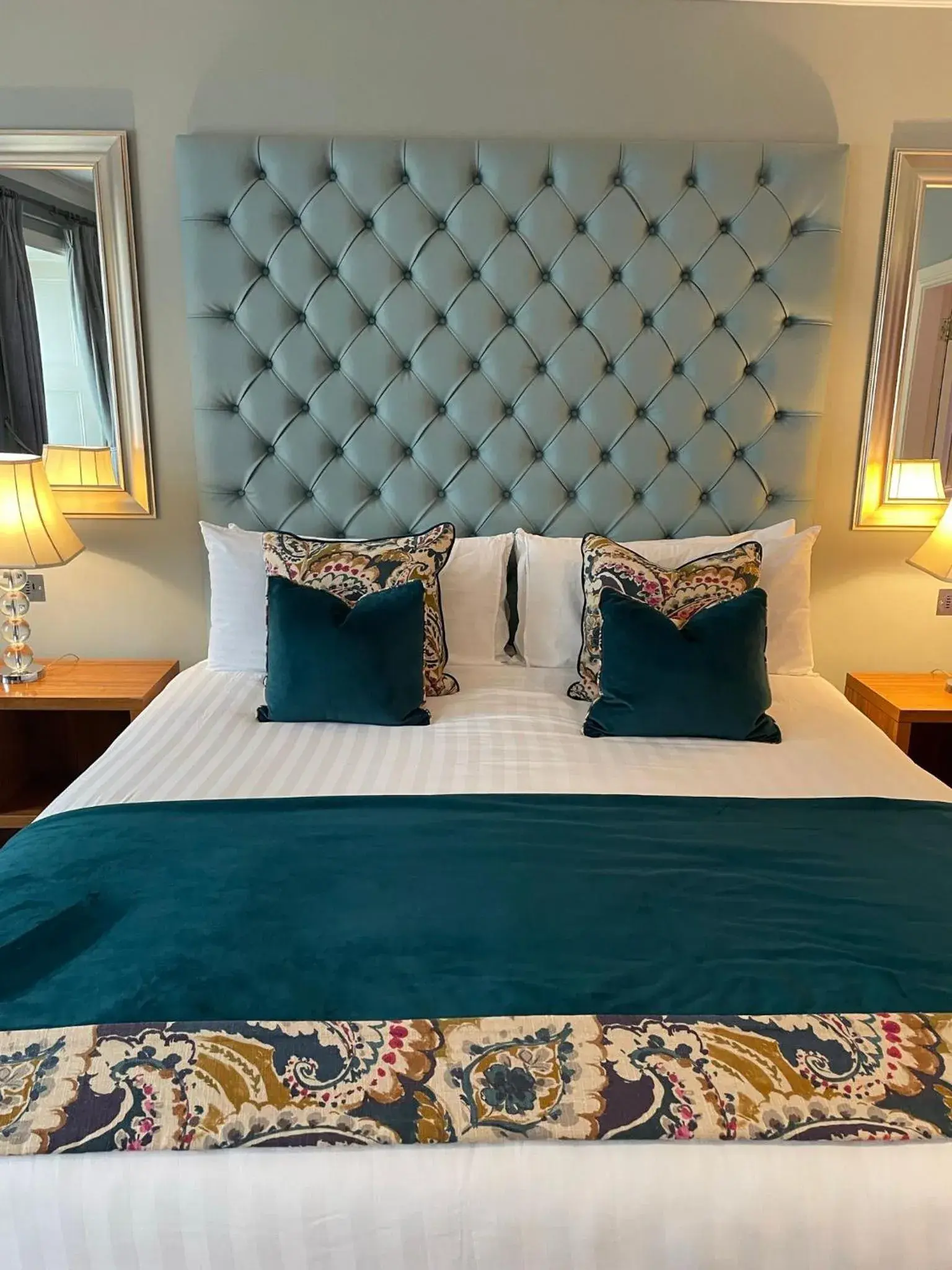 Bedroom, Bed in Headfort Arms Hotel Bedroom, Bed in Headfort Arms Hotel