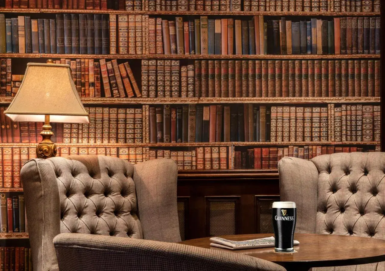 Lounge or bar in Headfort Arms Hotel Lounge or bar in Headfort Arms Hotel