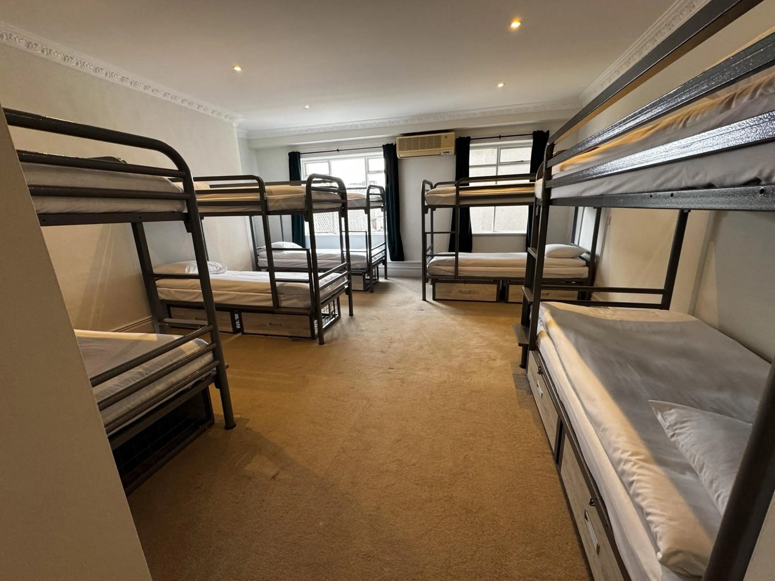 Bedroom, Bed in The Dawson Hostel - DUBLIN