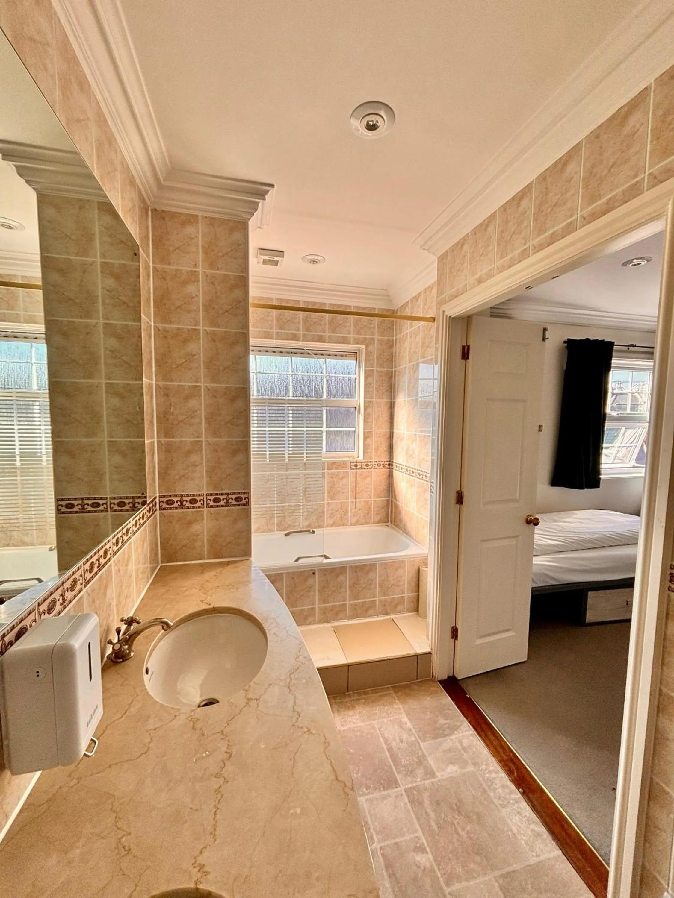 Bathroom, Bed in The Dawson Hostel - DUBLIN