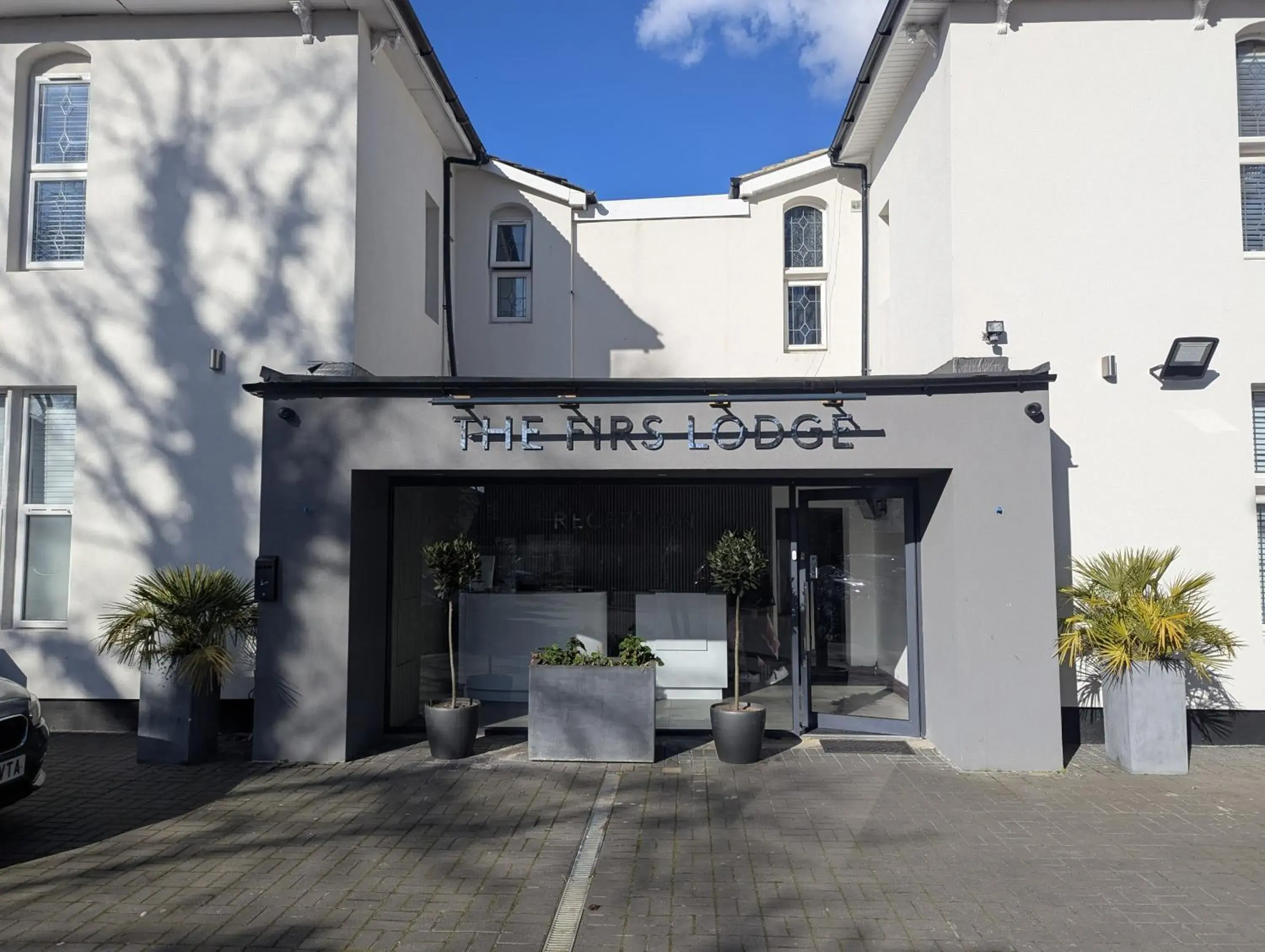 Property building in OYO Firs Lodge London Heathrow Property building in OYO Firs Lodge London Heathrow