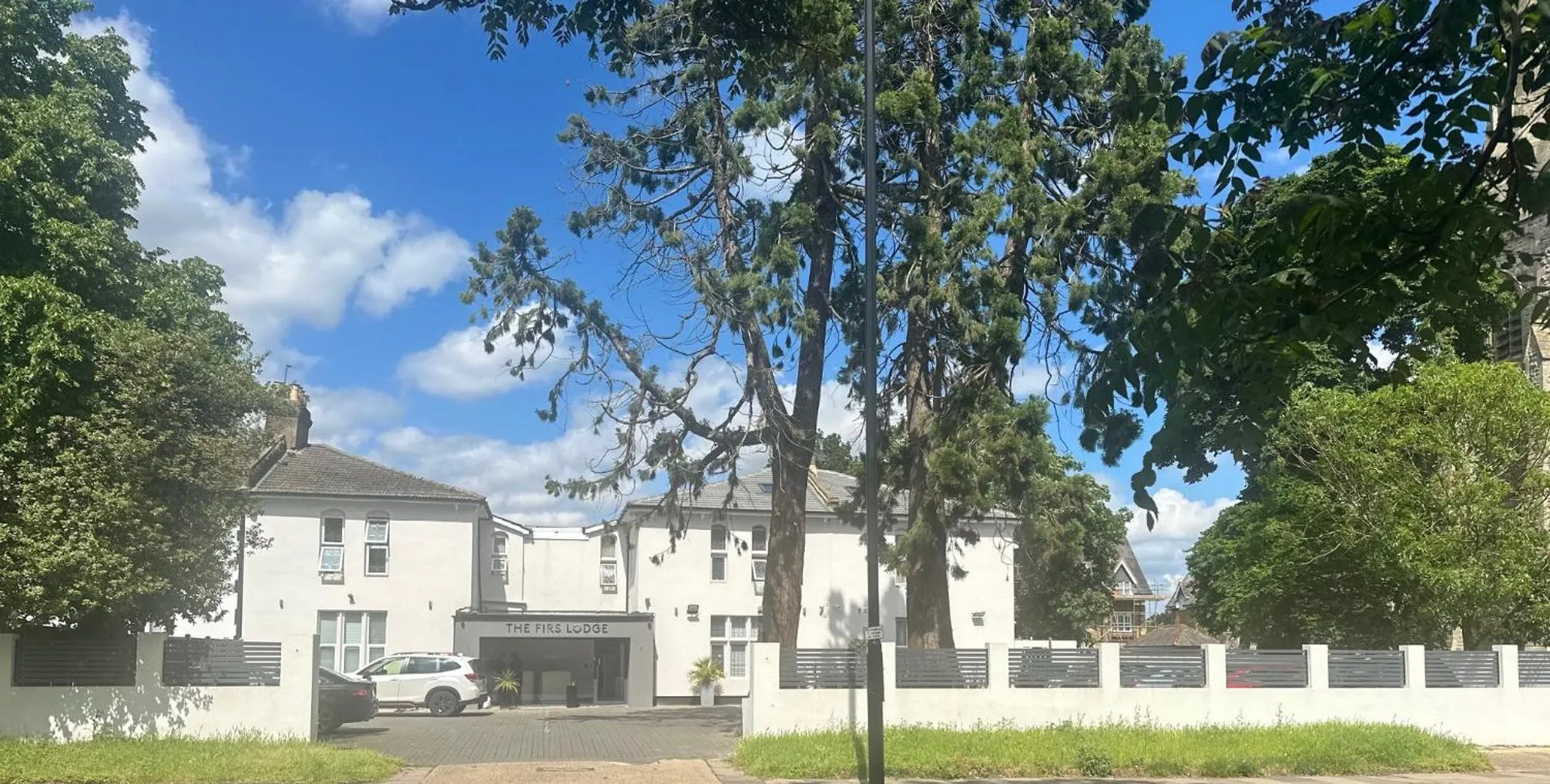 OYO Firs Lodge London Heathrow