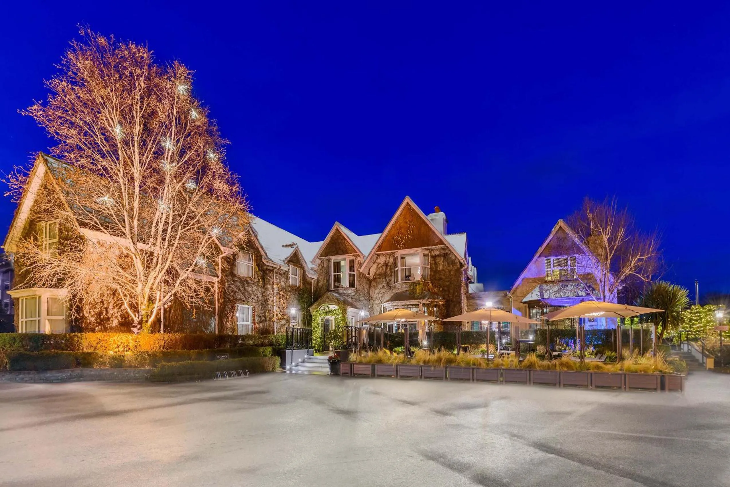 Property building in The Victoria