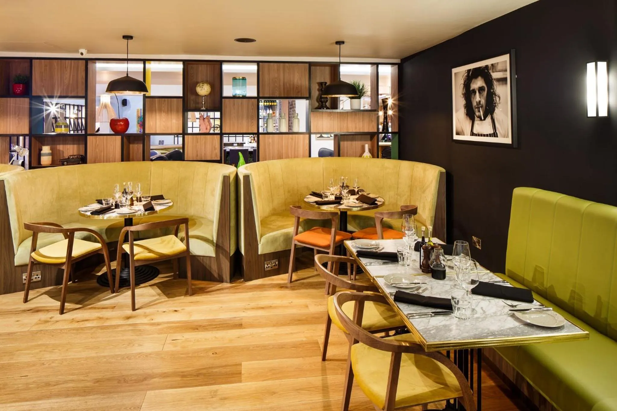 Restaurant/places to eat in Holiday Inn Brentwood by IHG