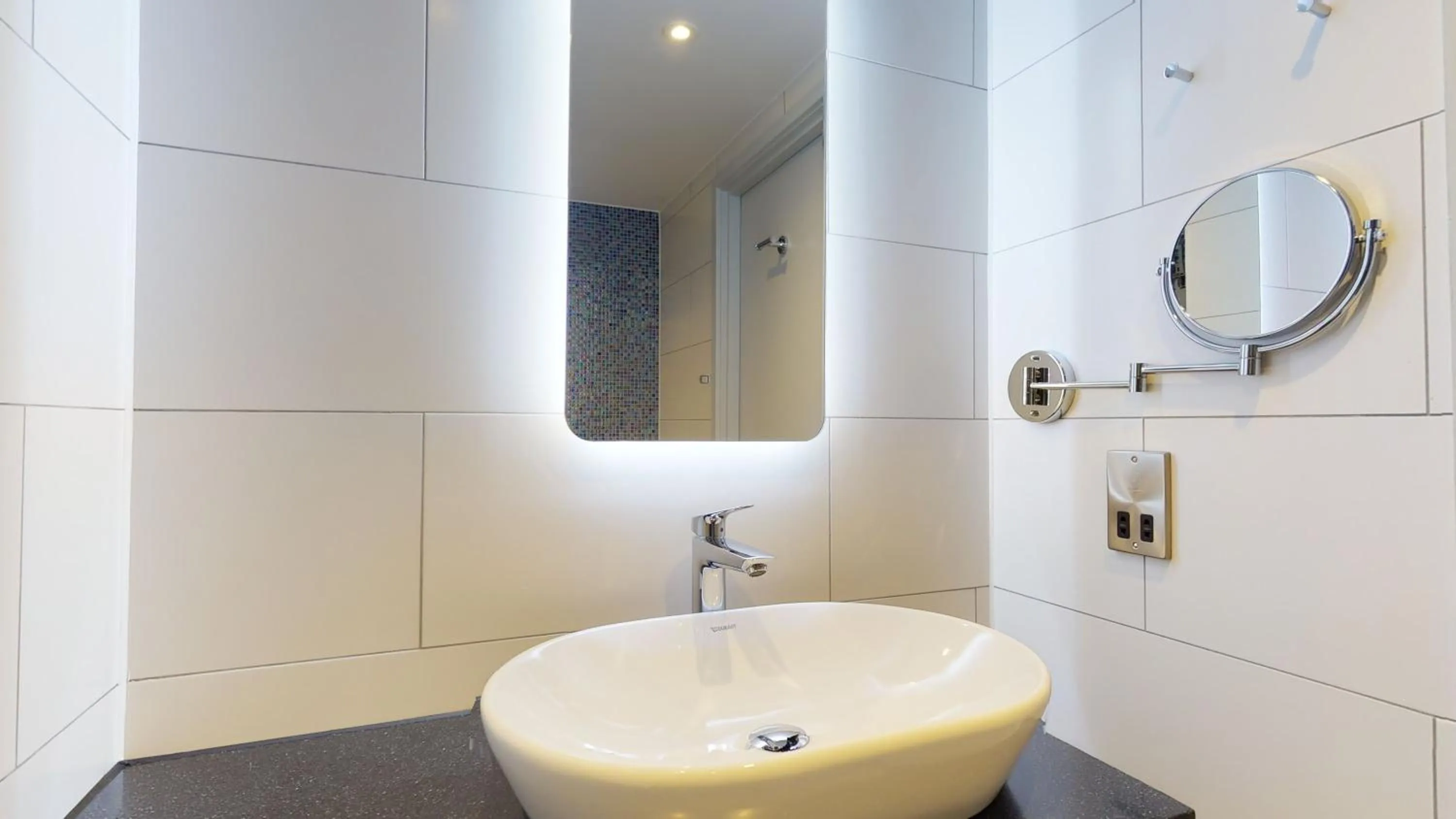 Bathroom in Holiday Inn Brentwood by IHG