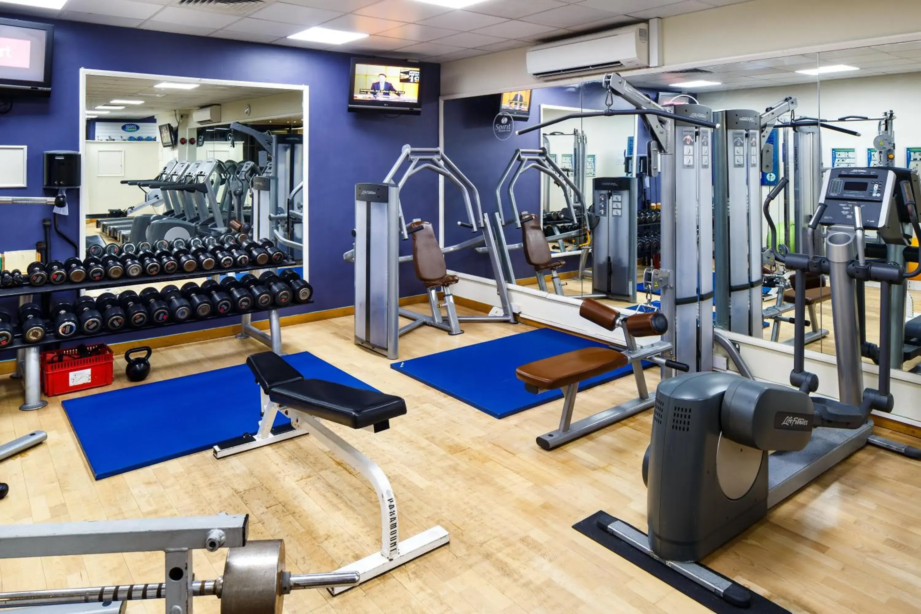 Fitness centre/facilities in Holiday Inn Brentwood by IHG Fitness centre/facilities in Holiday Inn Brentwood by IHG