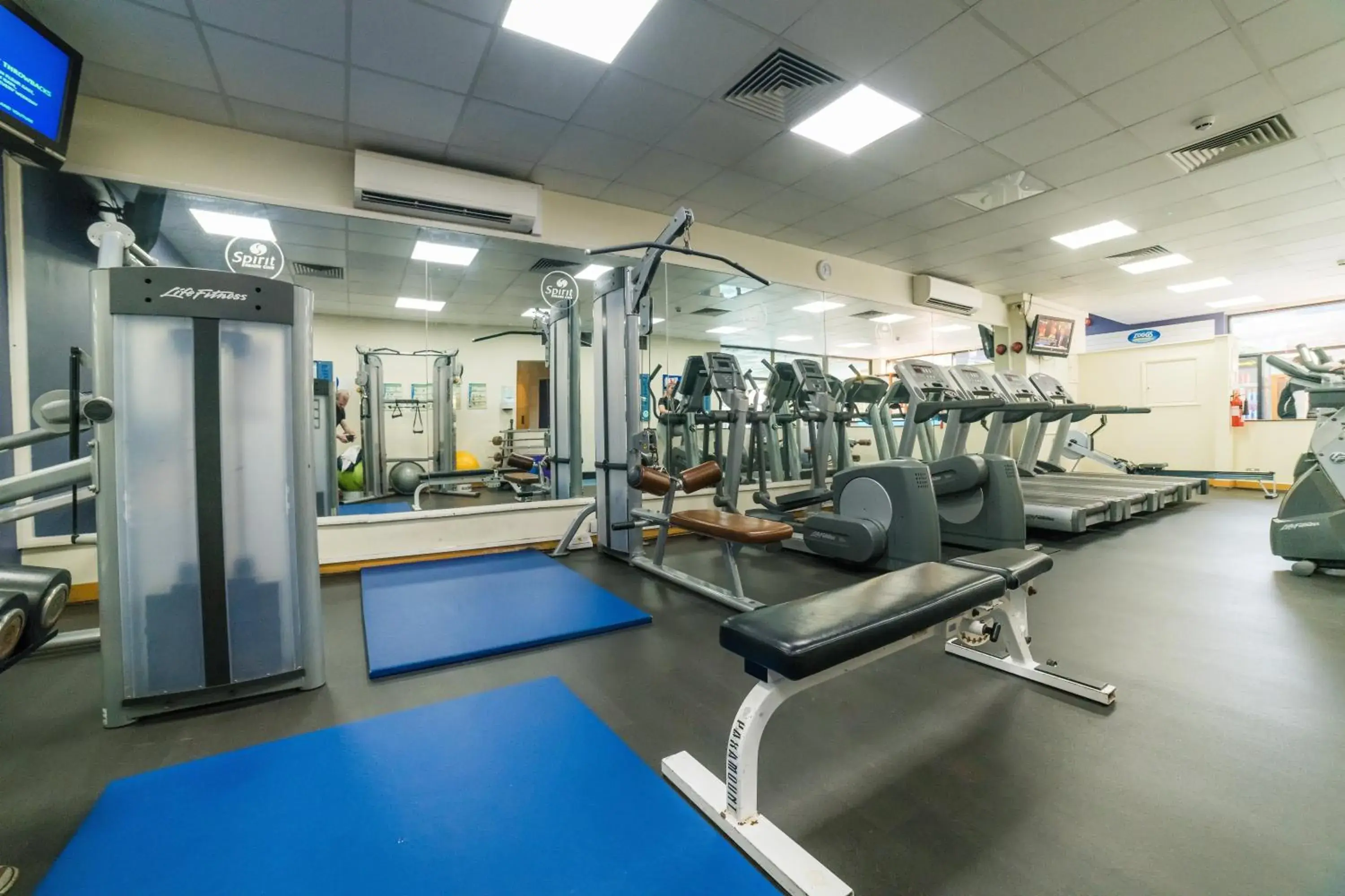 Fitness centre/facilities in Holiday Inn Brentwood by IHG Fitness centre/facilities in Holiday Inn Brentwood by IHG