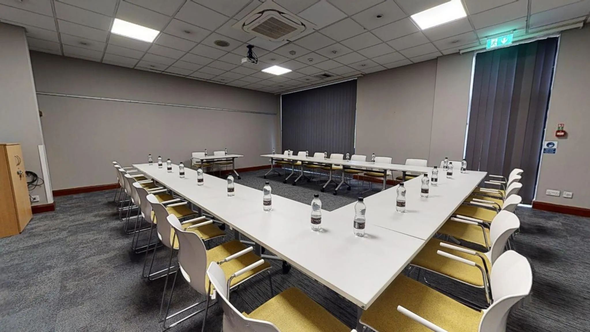Meeting/conference room in Holiday Inn Brentwood by IHG