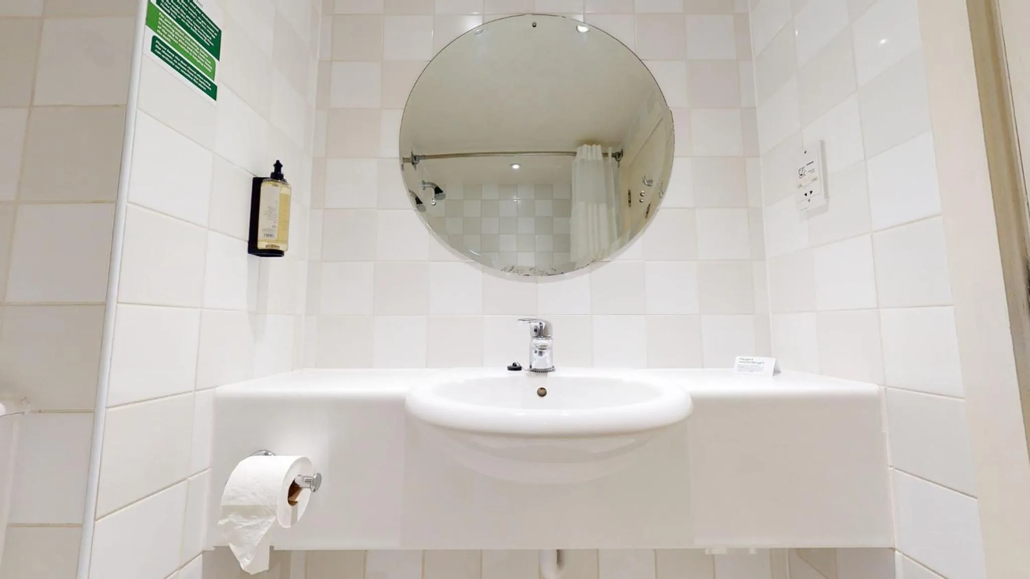 Bathroom in Holiday Inn Brentwood by IHG