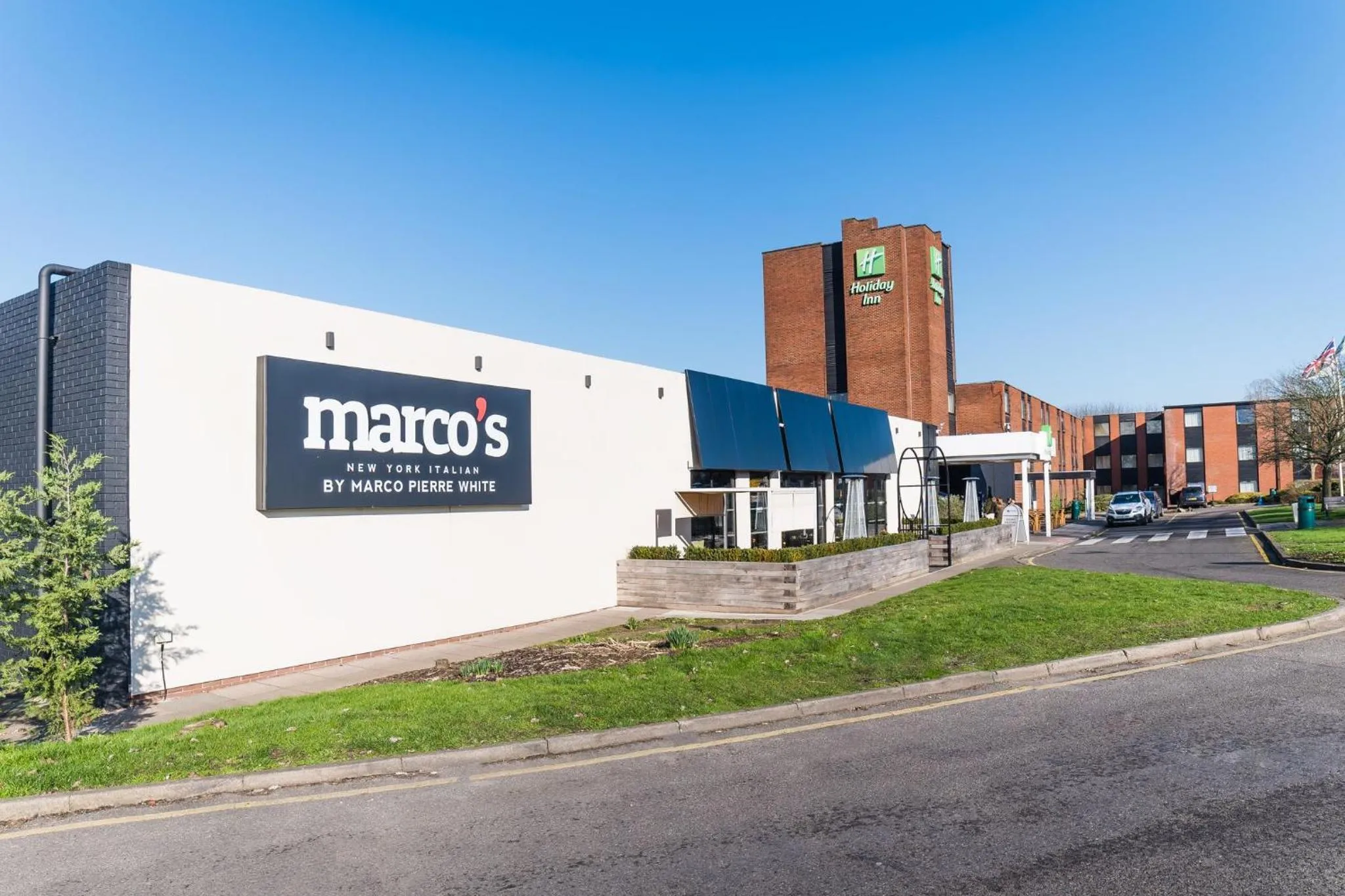 Restaurant/places to eat in Holiday Inn Brentwood by IHG