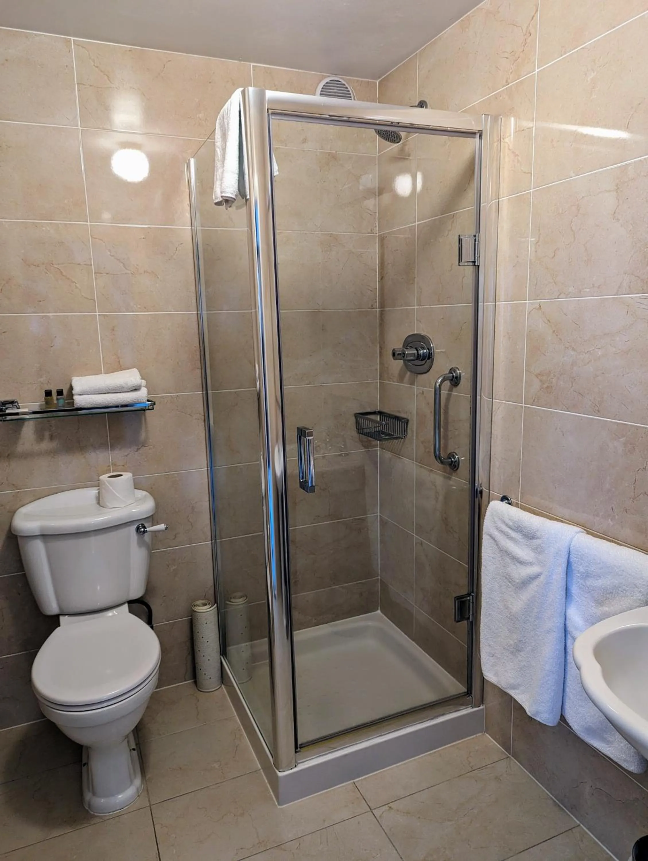 Bathroom in The Western Hotel